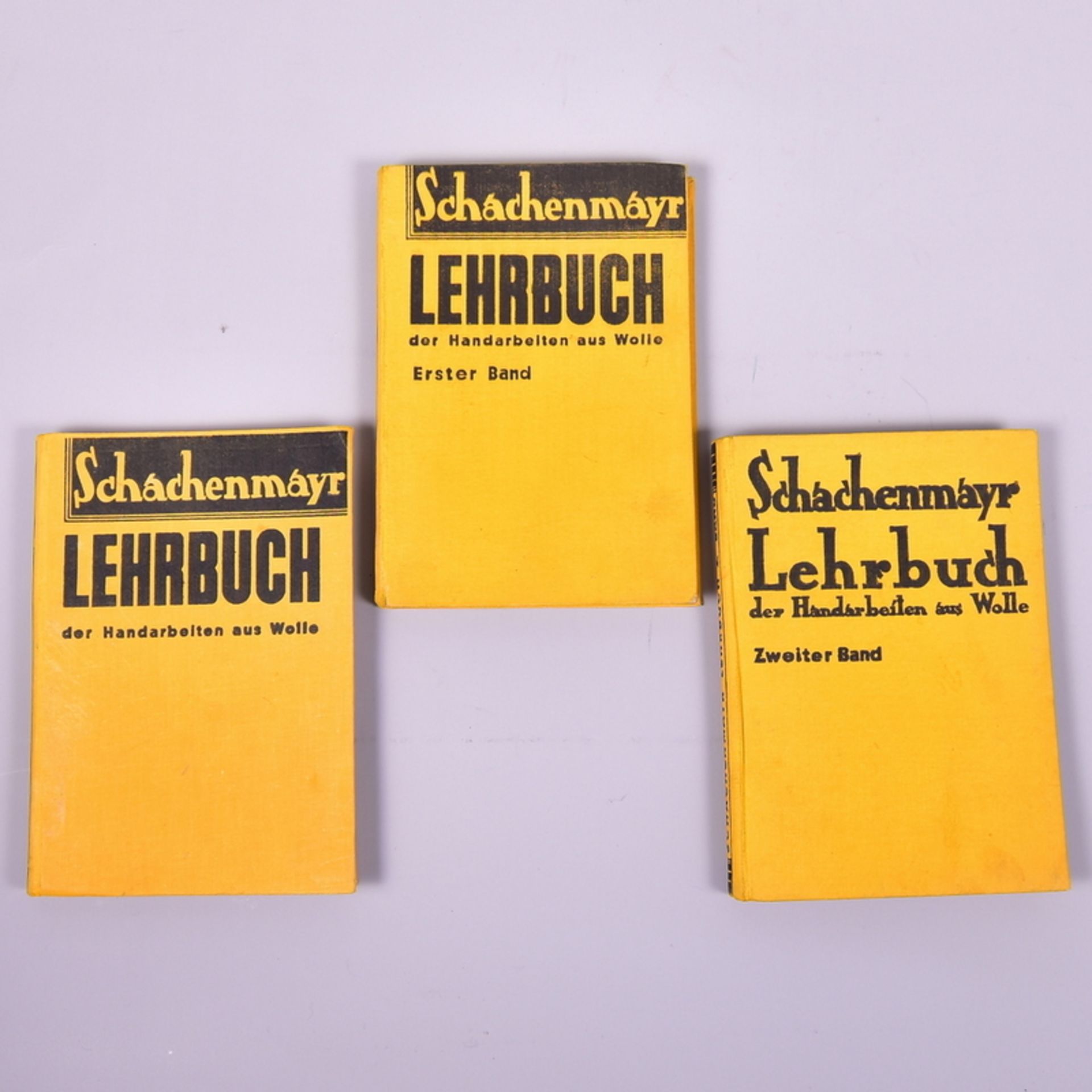 "Lehrbuch der Handarbeiten aus Wolle", 3 Stk., herausg. u. Verlag Schachenmayr, Mann & Cie.,