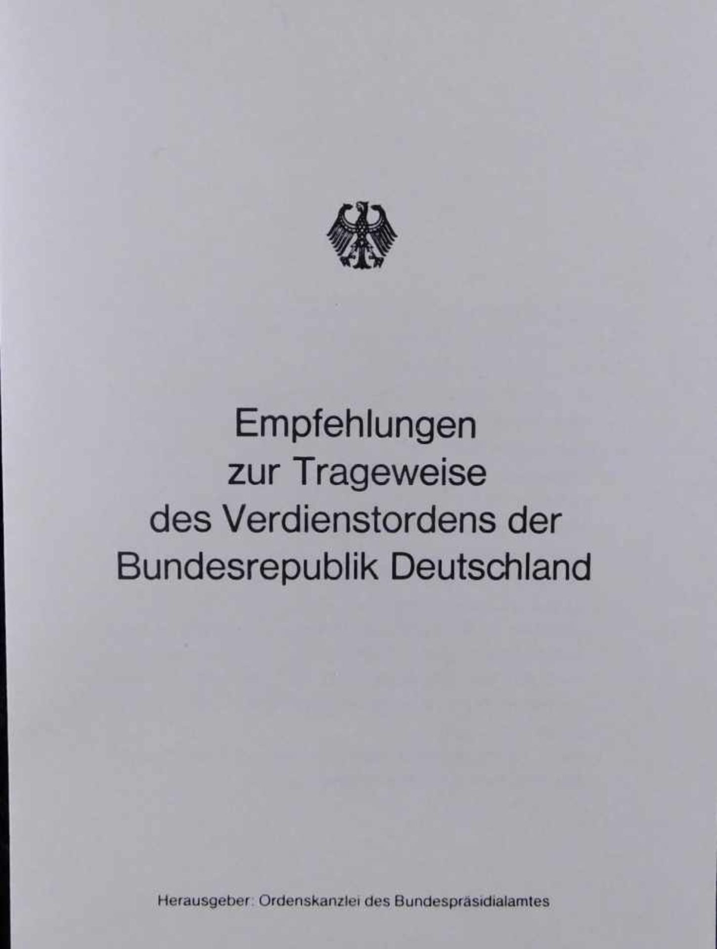 Verdienstkreuz der BRD 1989 im Etui, Verleihungsurkunde u. Empfehlungen z. Trageweise d. - Bild 5 aus 6