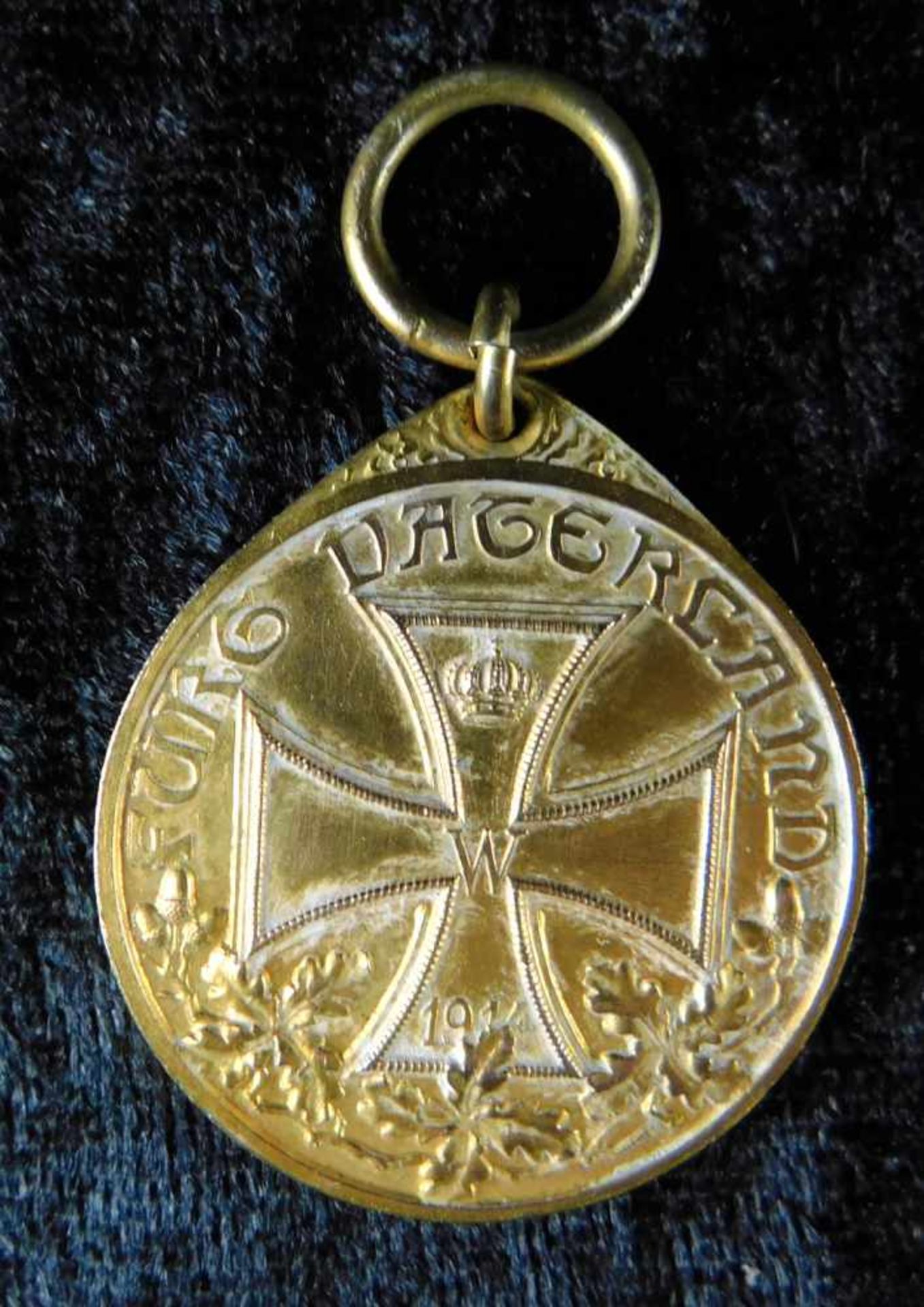 1. Weltkrieg, Medaille "Fürs Vaterland 1914", vergoldet, Ø ca. 3 cm - Bild 2 aus 2