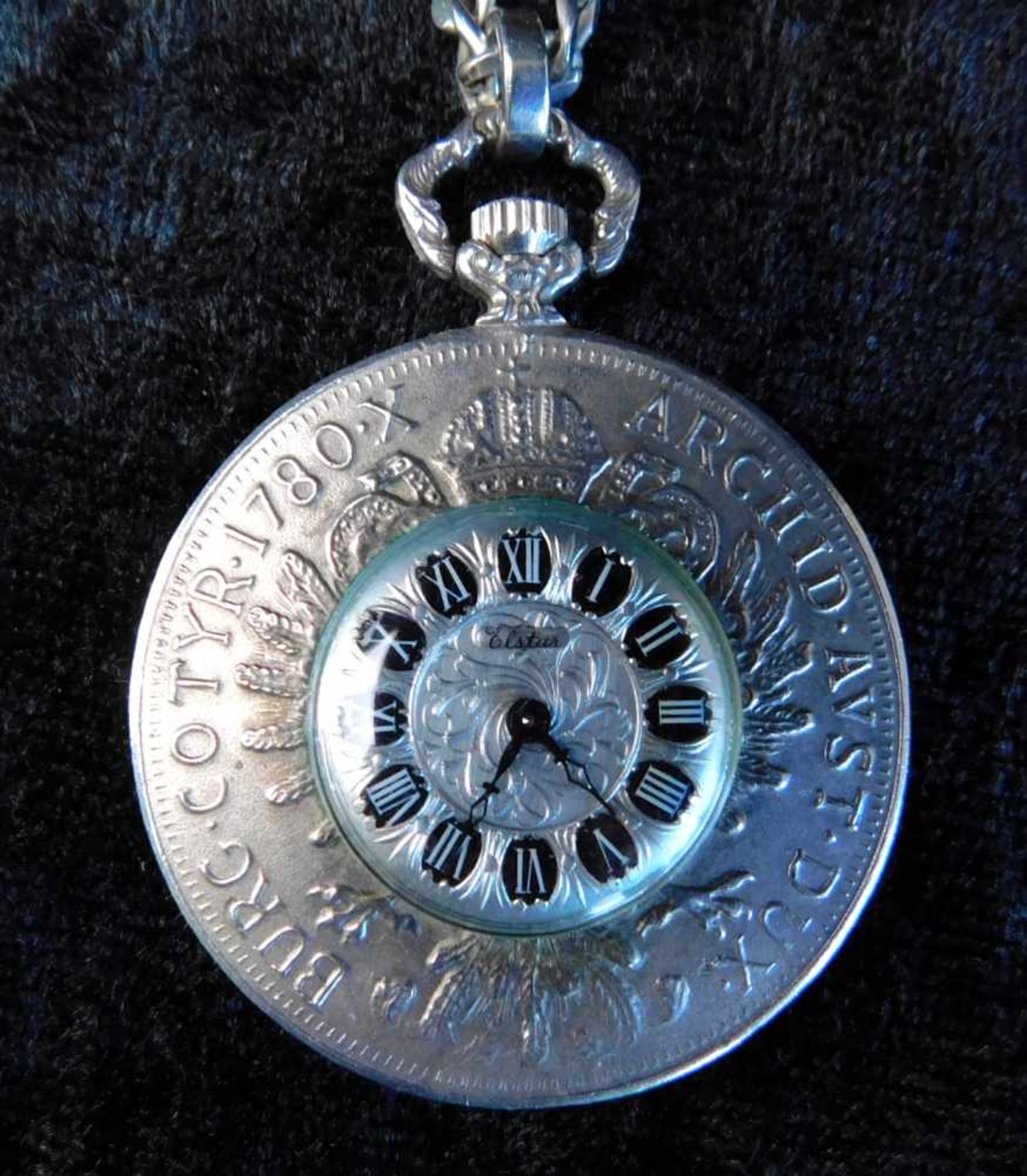 Uhr ELSTAR, eingearbeitet in einen Maria-Theresien-Taler, 835 Silber