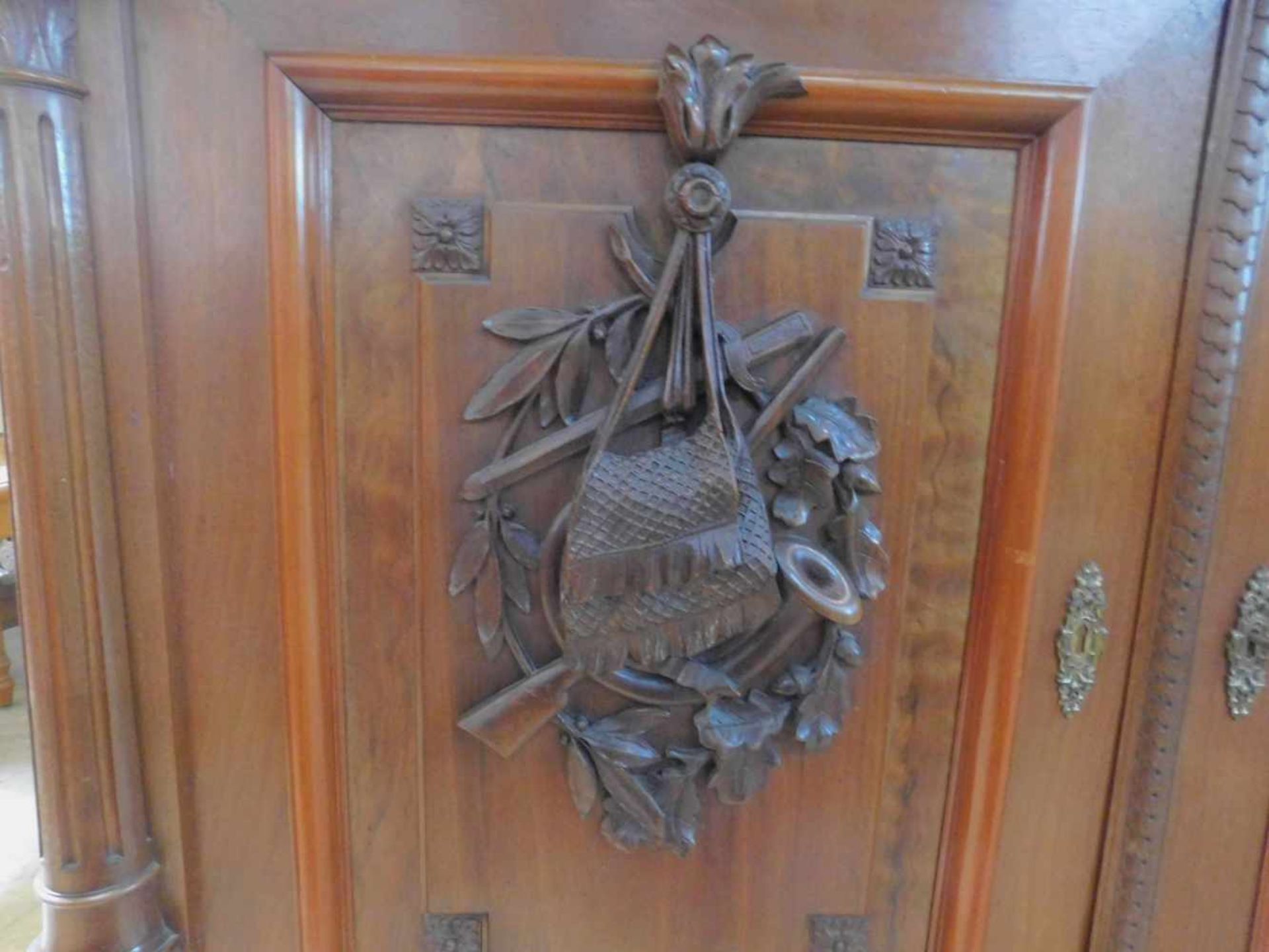 Aufsatzbuffet, Frankreich, Nussbaum um 1880, Jagdschrank - Image 6 of 7