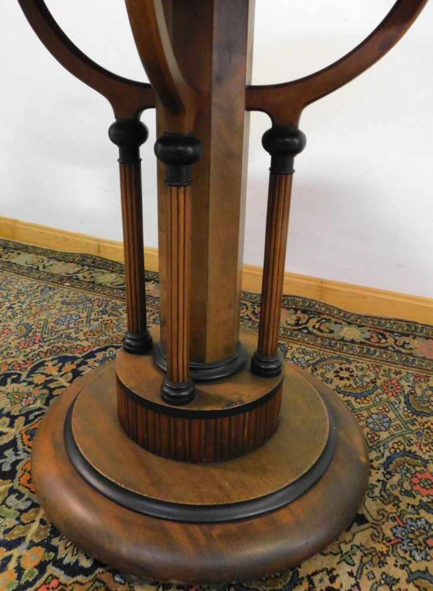 Biedermeier Tisch um 1820, Birke, Salontisch mit Säulengalerie - Bild 3 aus 3