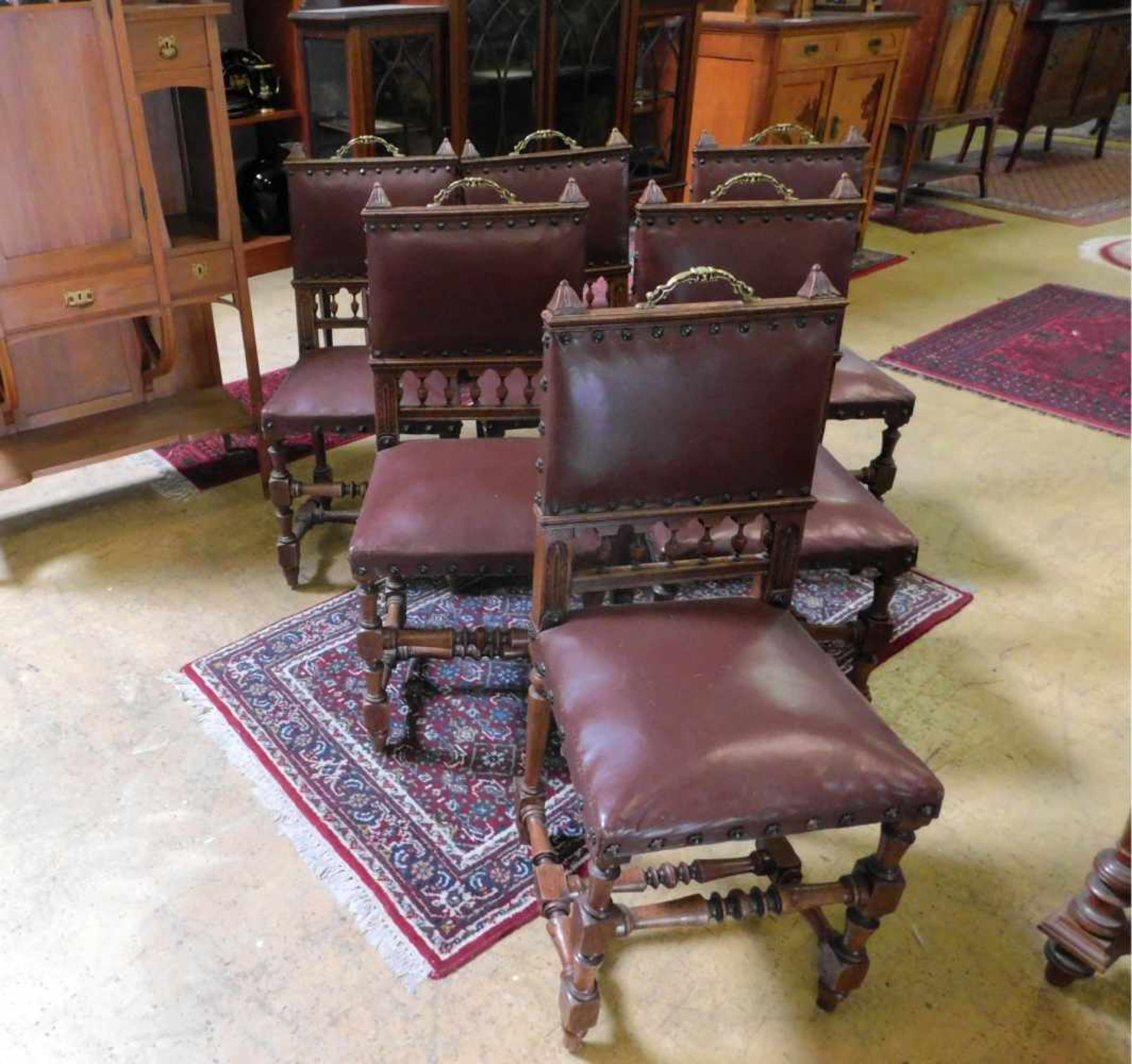 6 Stühle, Frankreich, Eichenholz und Sitzfläche mit rotem Lederbezug, Historismus, um 1890 - Image 2 of 3