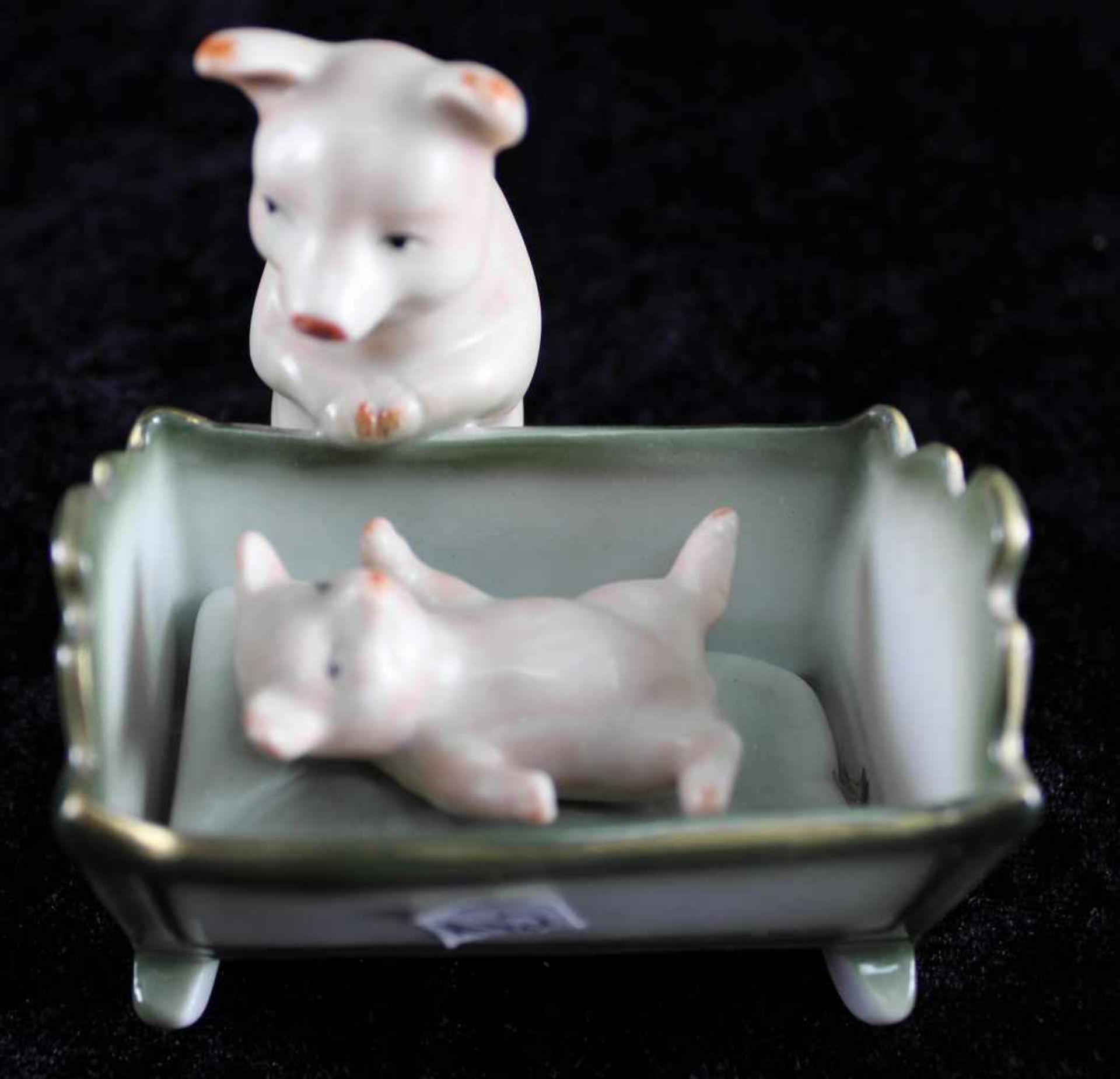 Keramik Schweinchen, deutsch, "Schweinchen Mutter und Kind in Wiege", um 1930, bester - Bild 2 aus 3