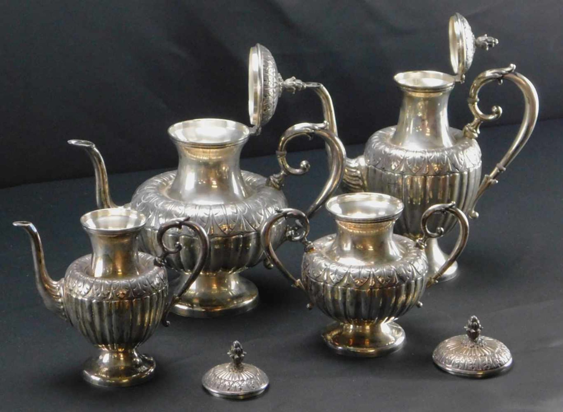 Silber-Set, 4- teilig, Kaffeekanne, Teekanne, Zuckerdose, Milchkanne, 800 er Silber, 1.885 g - Image 3 of 3
