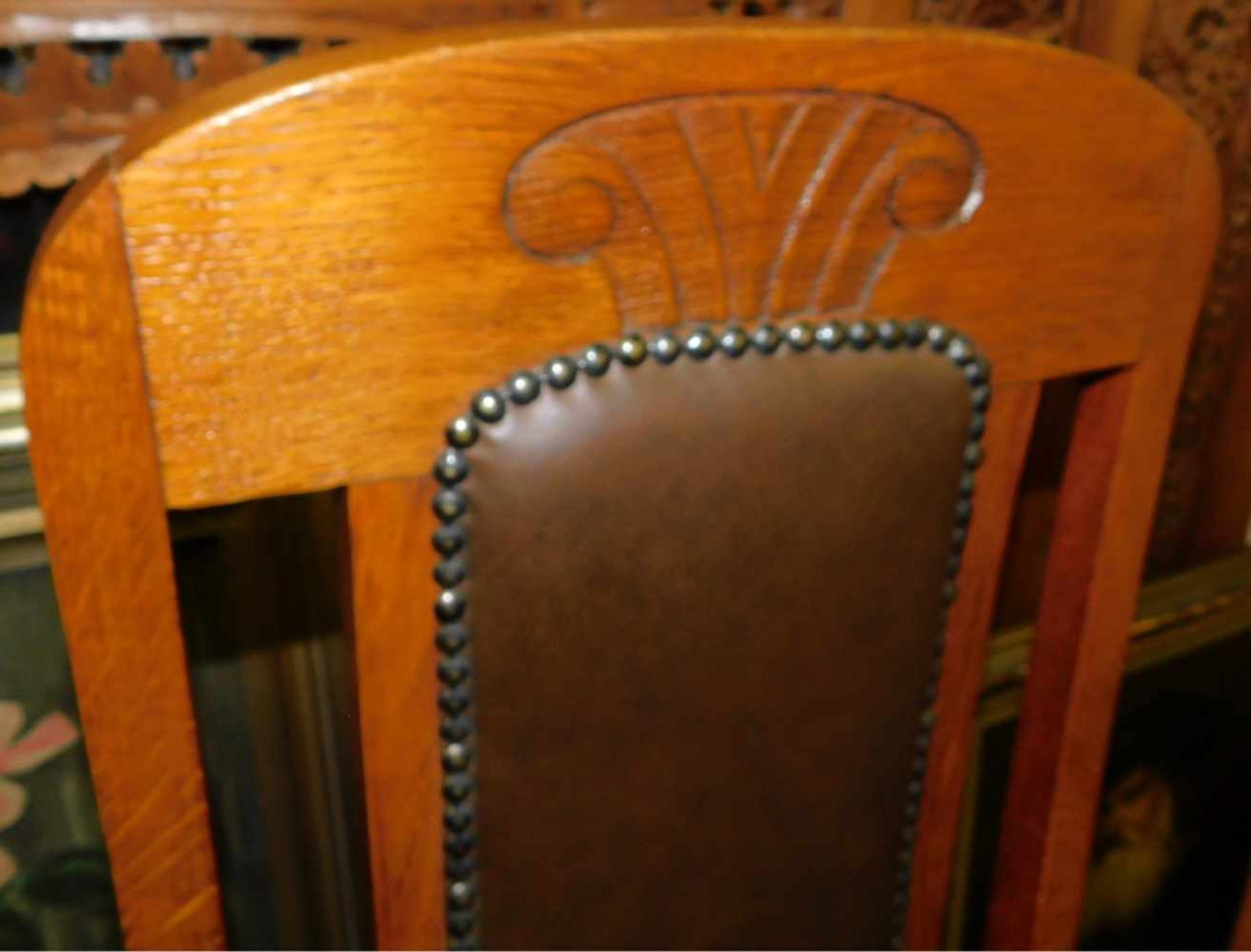 4 Stühle, Eiche, Jugendstil um 1910, Lehne verziert, Polsterung fast neuwertig, 1 Stuhl nicht - Bild 4 aus 4