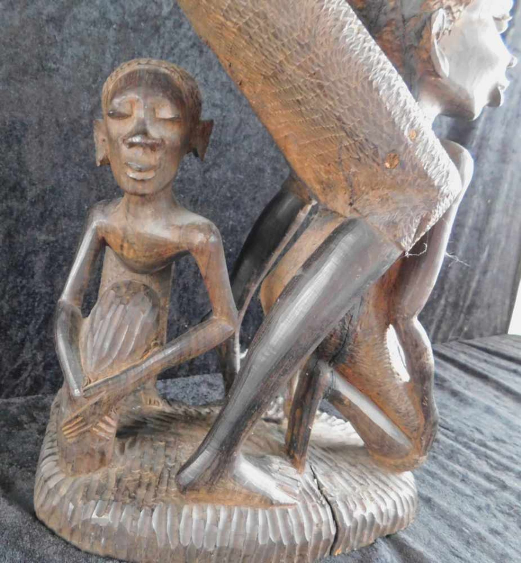 Skulptur, Holz massiv, Darstellung Afrikanische Familie, 1.H.20.Jhdt., - Bild 9 aus 10