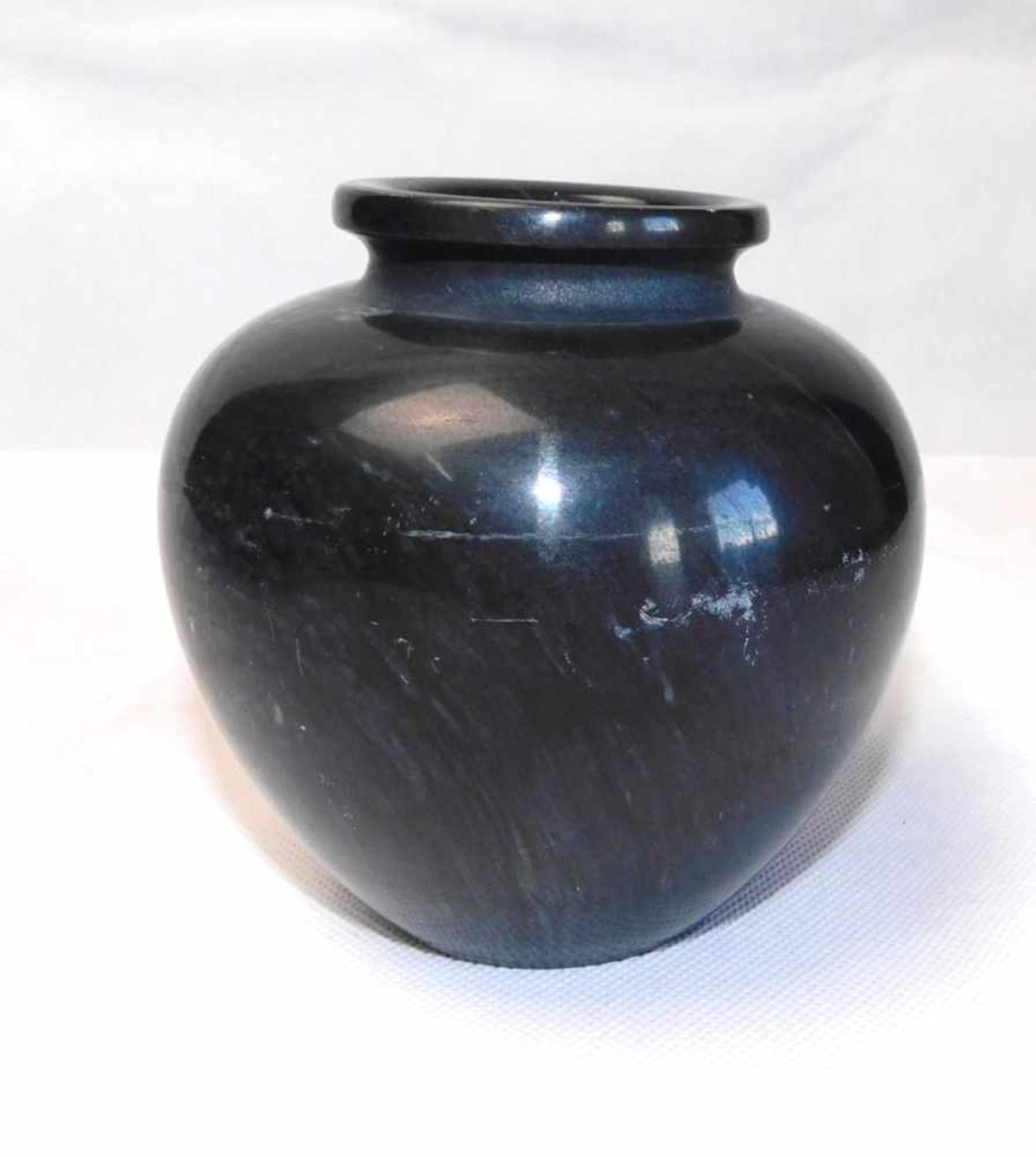 Kleine Vase, Marmor schwarz, 2. H. 20. Jhdt.