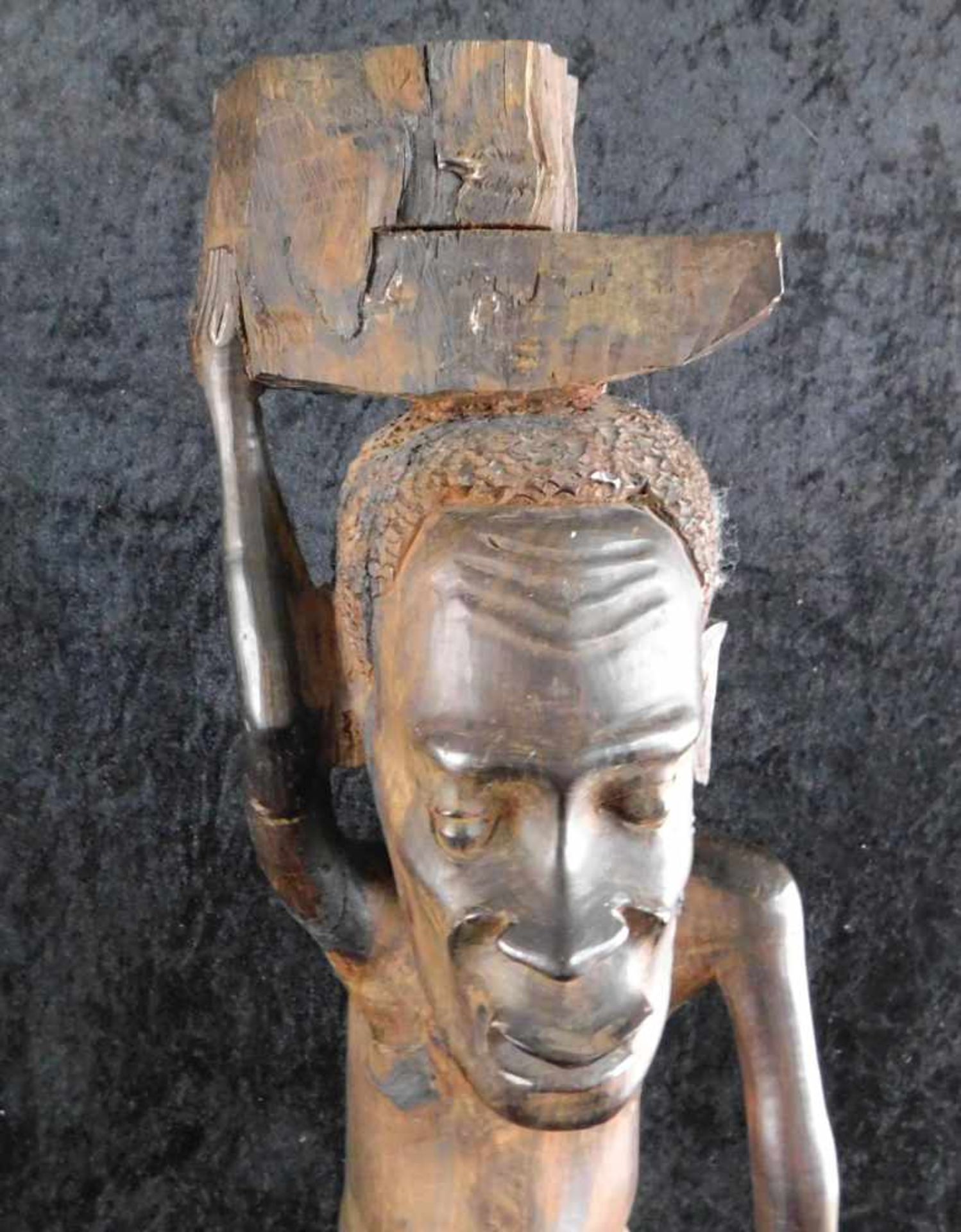 Skulptur, Holz massiv, Darstellung Afrikanische Familie, 1.H.20.Jhdt., - Bild 6 aus 10