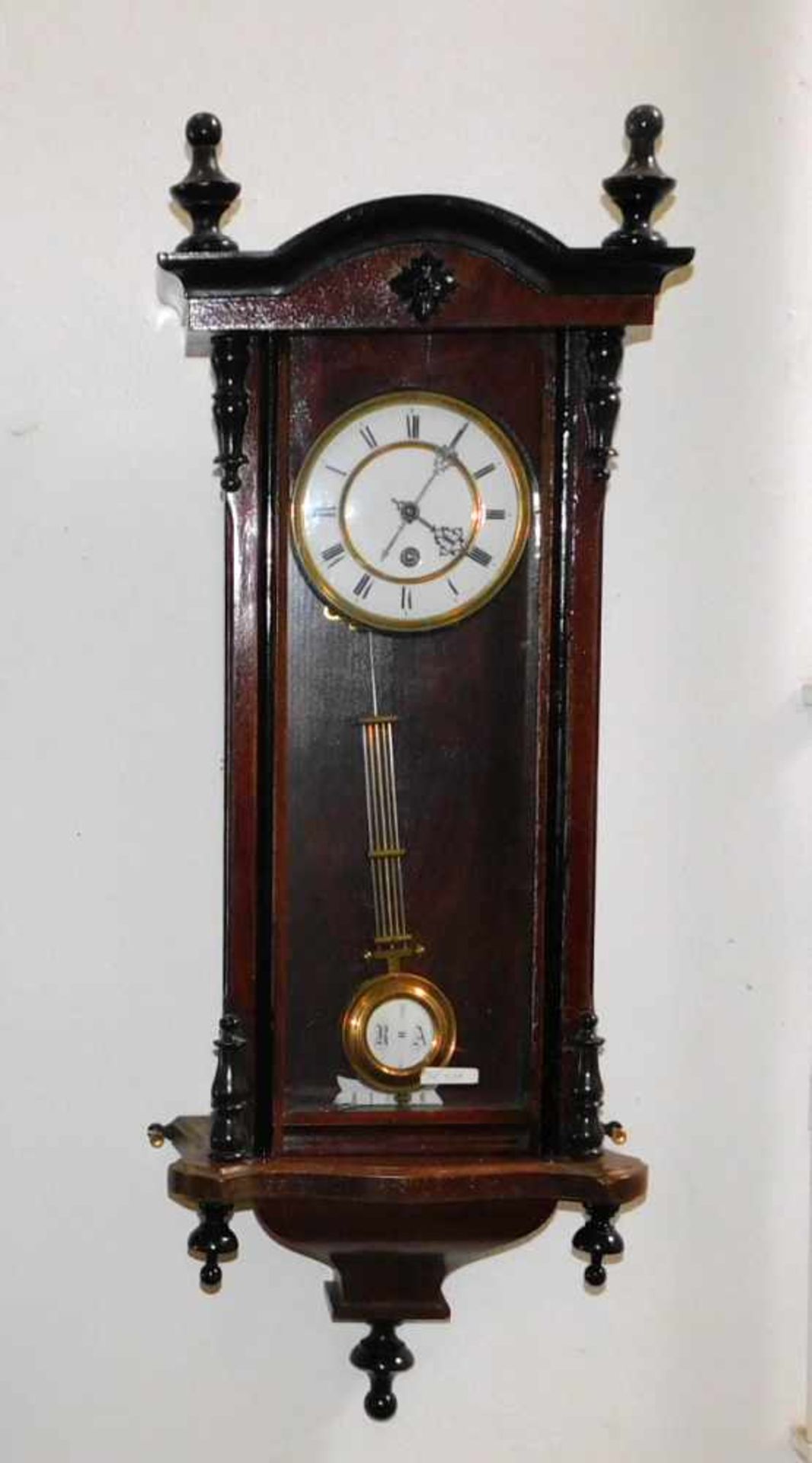 Regulator, Spätbiedermeier um 1870, Nussbaum, Ziffernblatt und Pendel emailliert, römische Zahlen, - Bild 3 aus 7