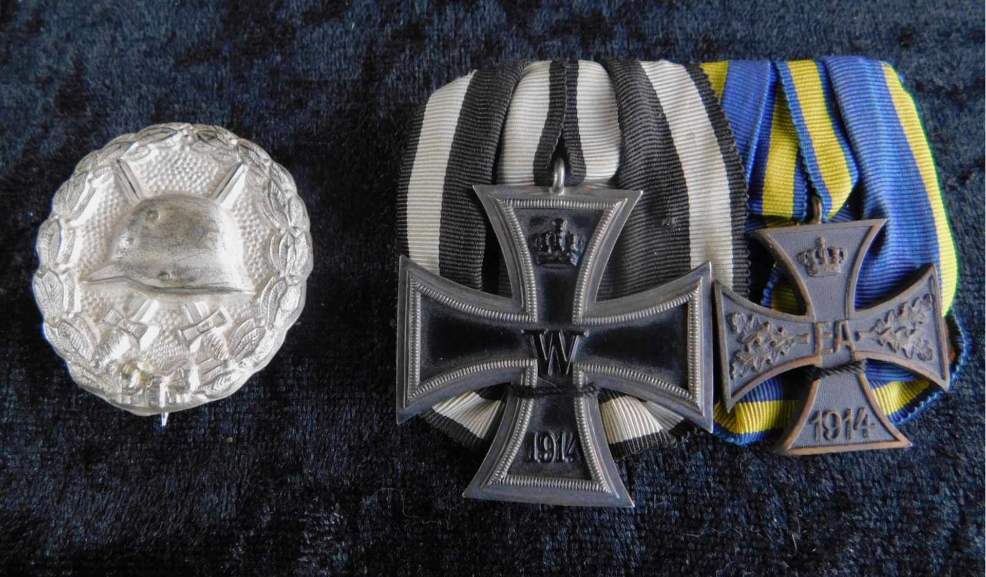 3 Abzeichen: 1 Ordensspange EK2 1914, EA Kreuz 1914, Verwundetenabzeichen
