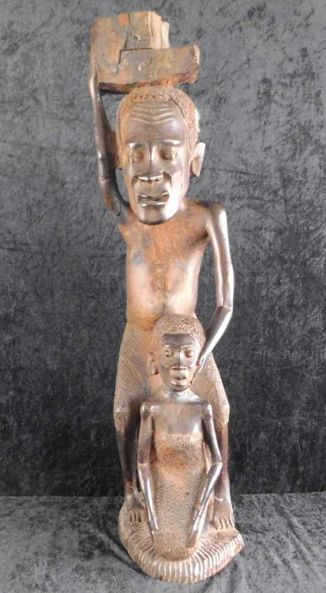 Skulptur, Holz massiv, Darstellung Afrikanische Familie, 1.H.20.Jhdt., - Bild 5 aus 10