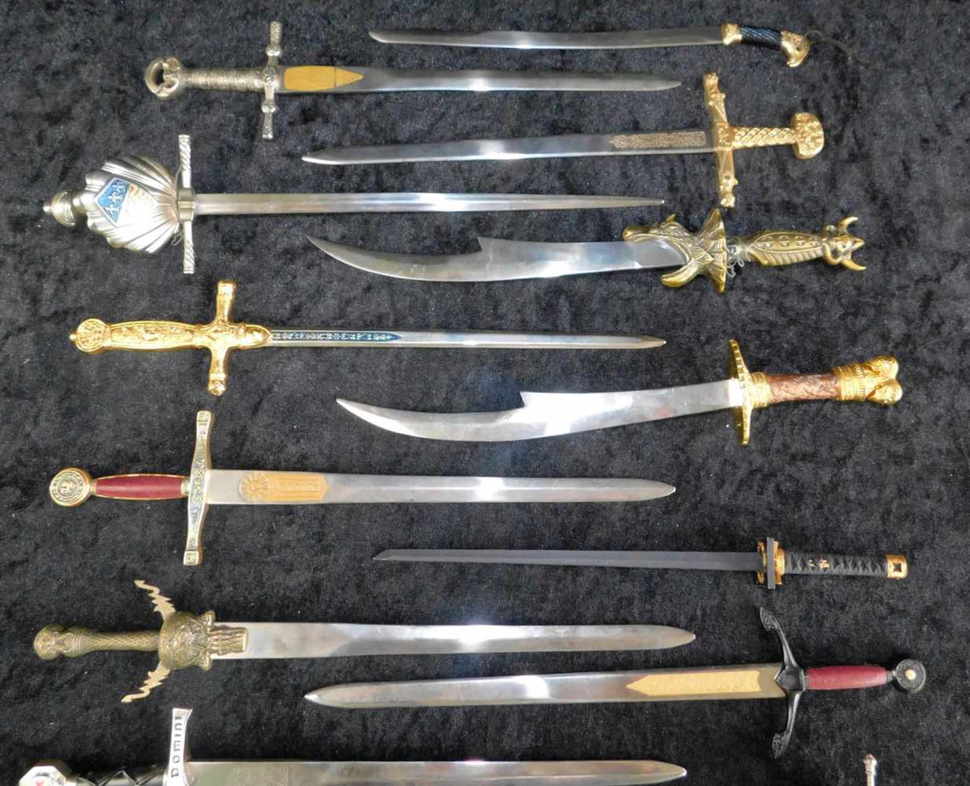 Konvolut Brieföffner, Sammlung Miniatur-Schwerter, 22 Stück, Länge von ca. 24 cm bis 30 cm, - Image 2 of 3