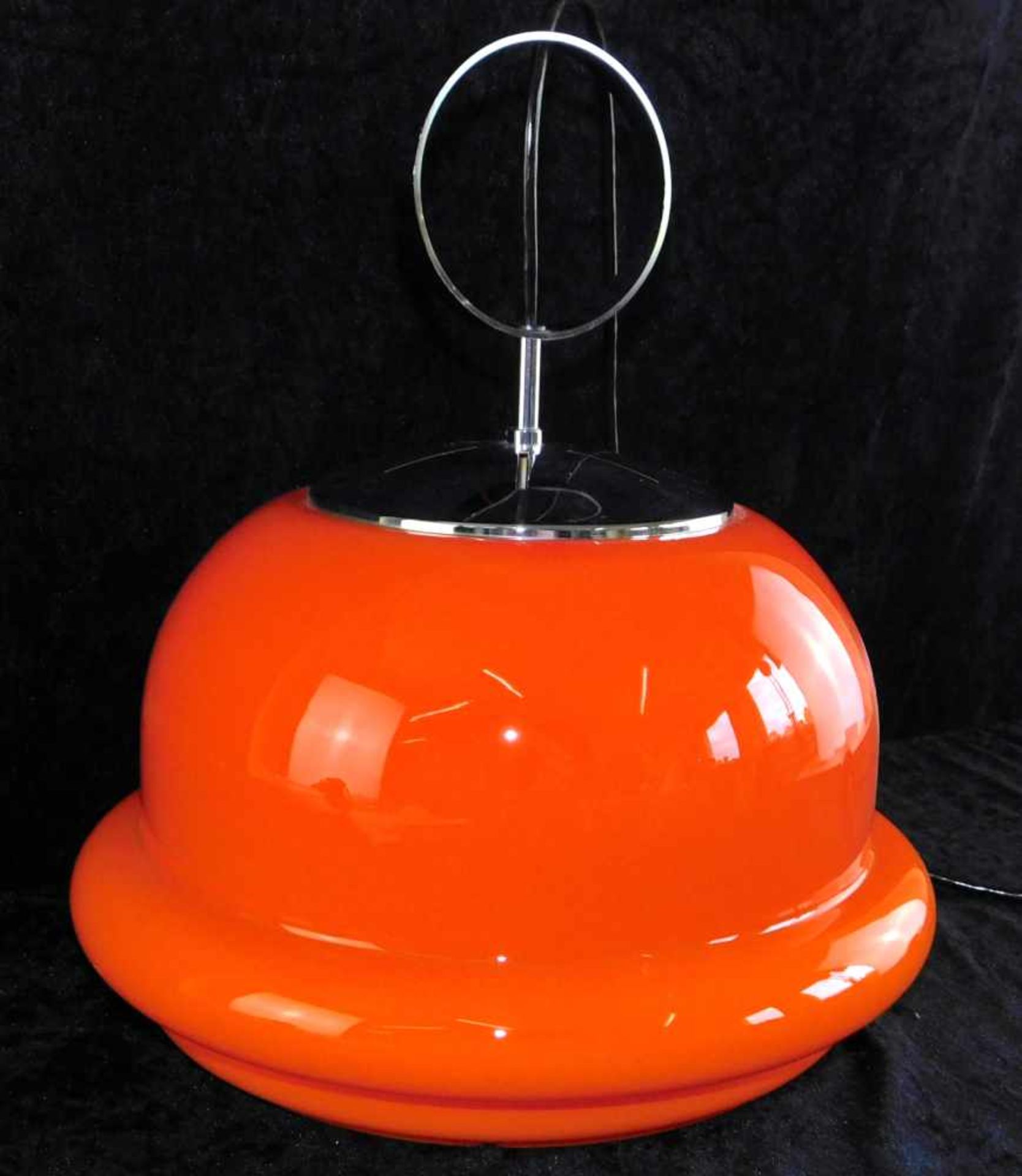 Lampe Design 1970er Jahre, LIMBURG P389, Hängelampe, Glasschirm dickwandig orange glänzend, innen