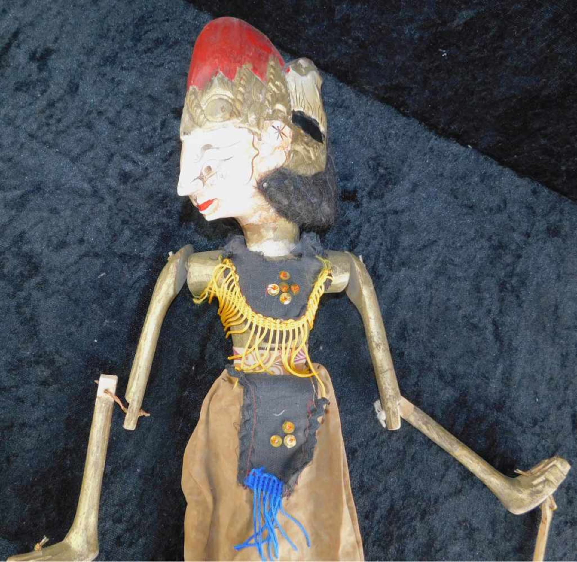 Marionette, Sri Lanka, um 1970, Stabmarionette Holz geschnitzt, polychrome Fassung, Höhe ca. 50 - Bild 2 aus 3