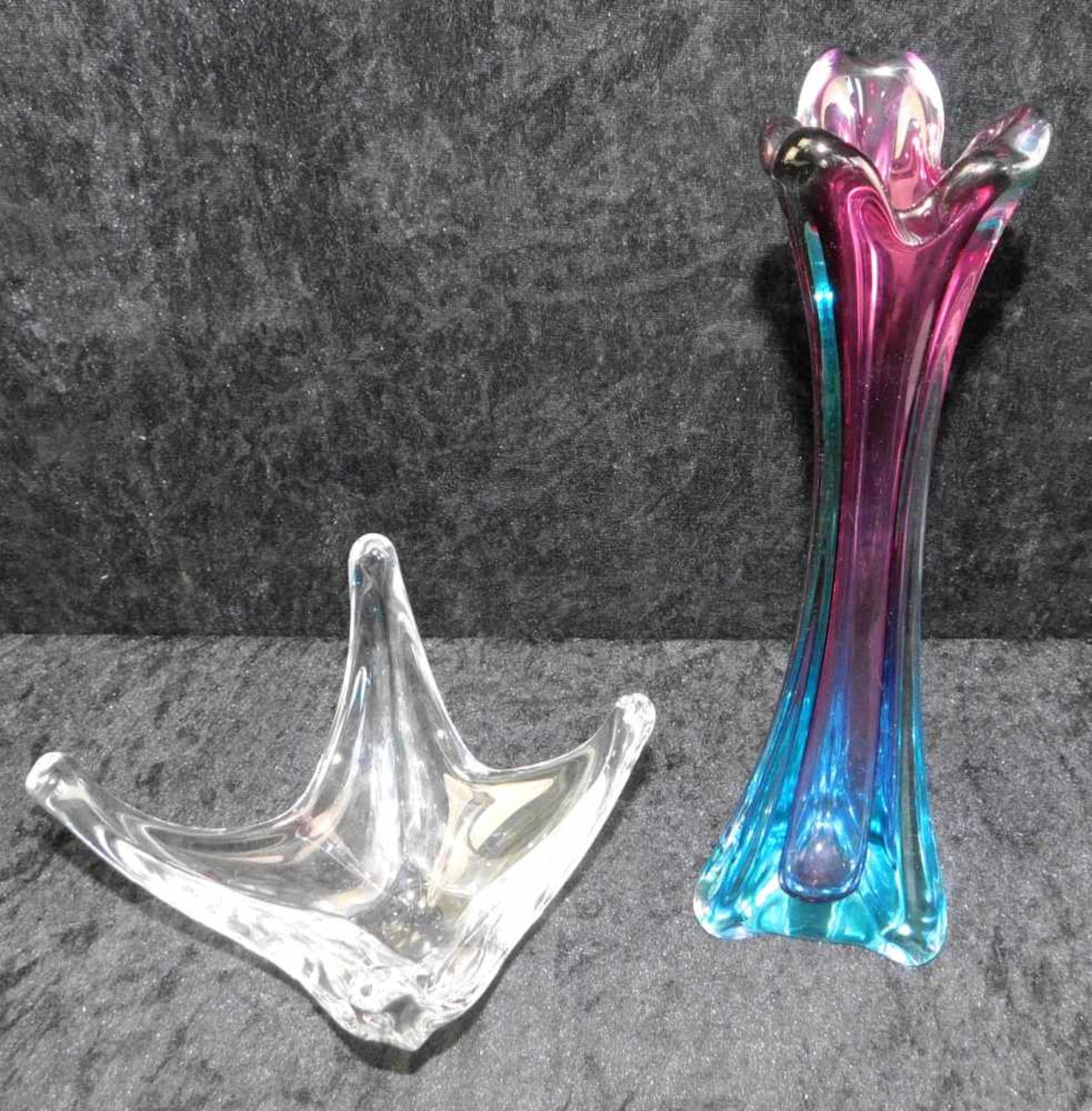 Murano 2 Teile, Schale Glas farblos und Vase Glas farblos mit lila u.. blauer Einschmelzung, 2.H.