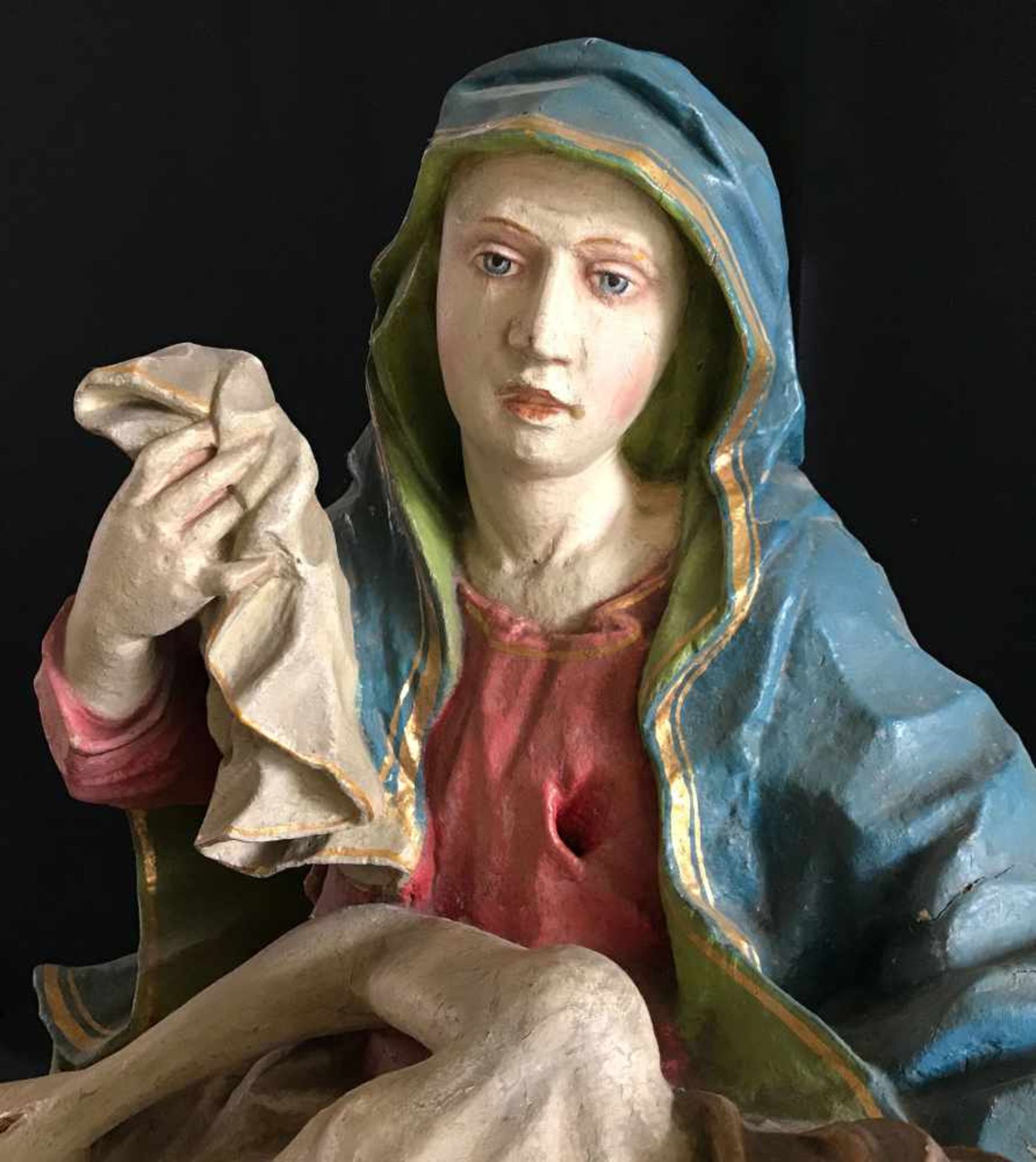 Pietà, Süddeutschland, 17./18. Jh., Holz, farbig gefasst, 76 x 55 cm, Altersspuren, Messer fehlt - Bild 5 aus 5