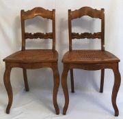 Biedermeier, Paar Stühle, Sitzflächen aus Rohrgeflecht, Rücklehne H. 88,5 cm