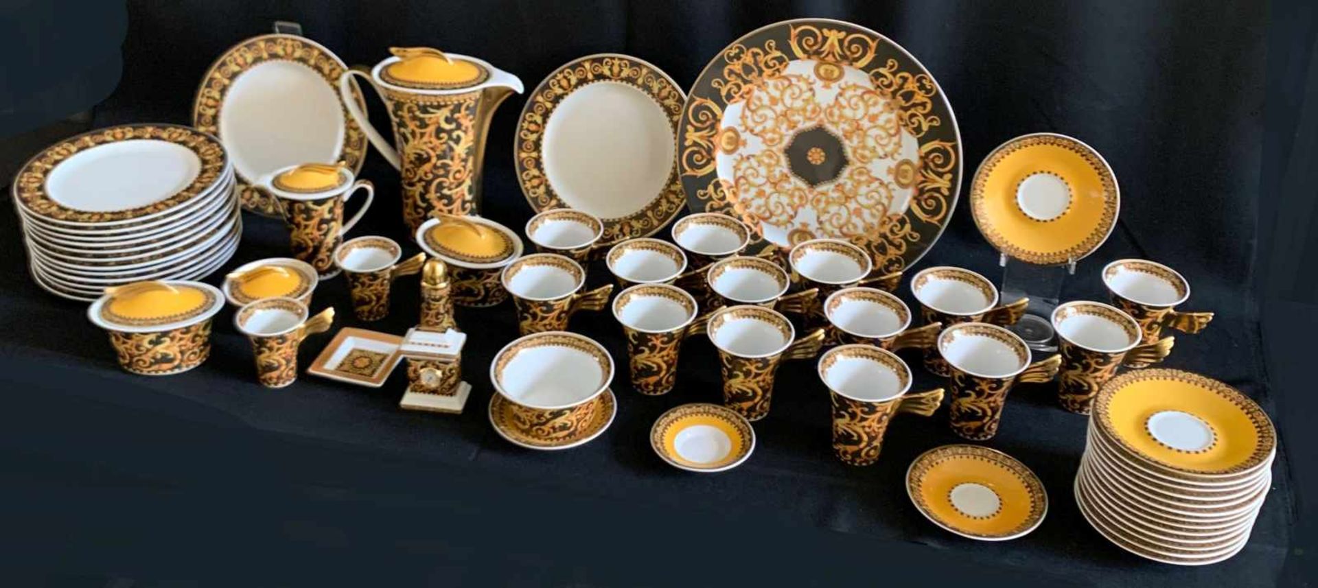 Konvolut, Sammlungsauflösung, verschiedene Objekte Versace, Rosenthal, studio-line, Barocco,