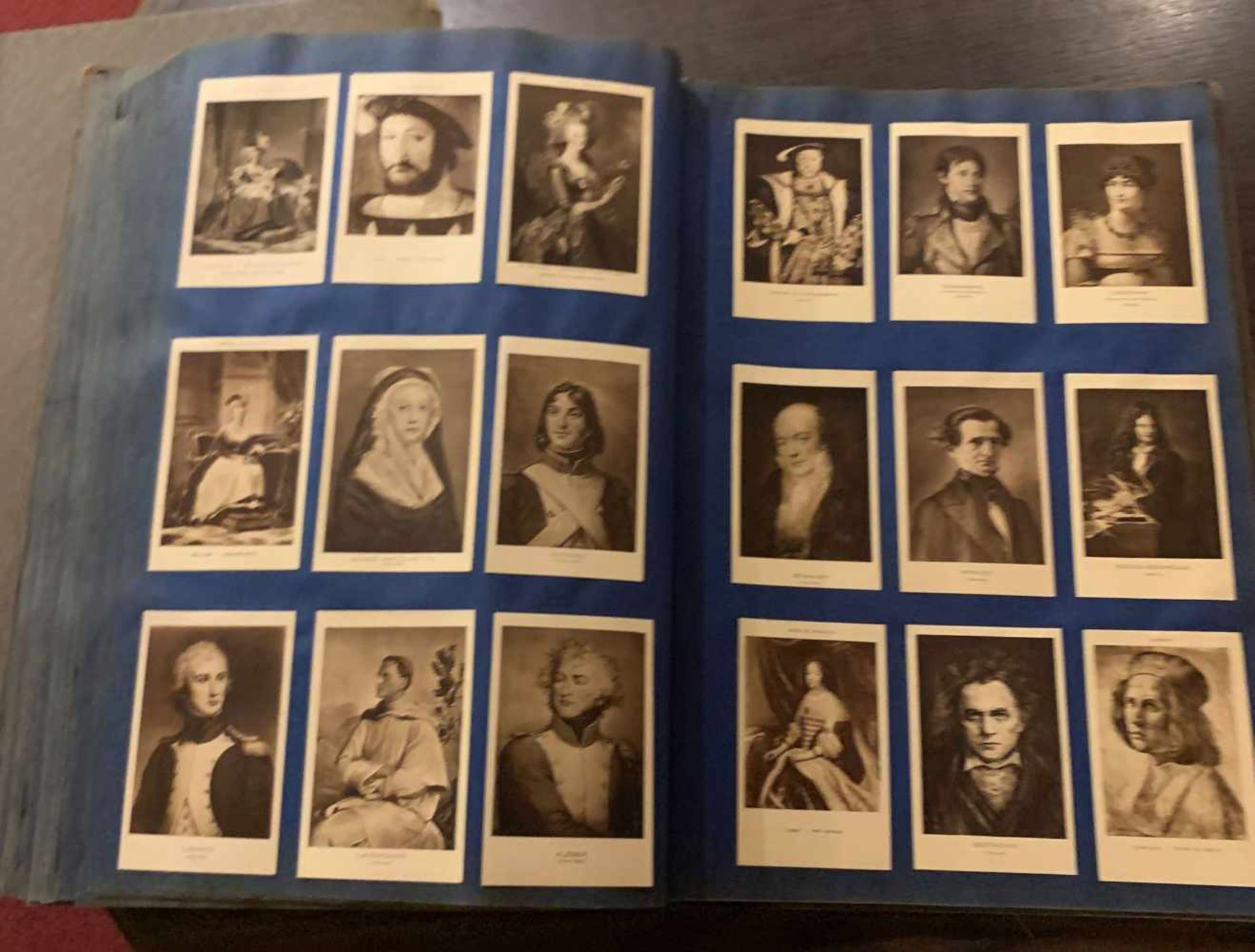 2 große Alben, Frankreich, mit ca. 2200 alten Postkarten. Kunsthistorische Motive, Personen, Orte, - Bild 8 aus 19