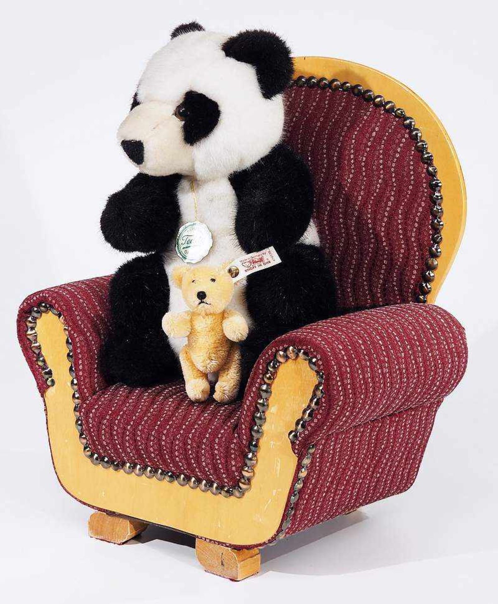HERMANN Plüsch Teddy Pandabär und Steiff "Teddy 10 gelb", sitzend im Modellsessel1) HERMANN Plüsch - Bild 3 aus 6
