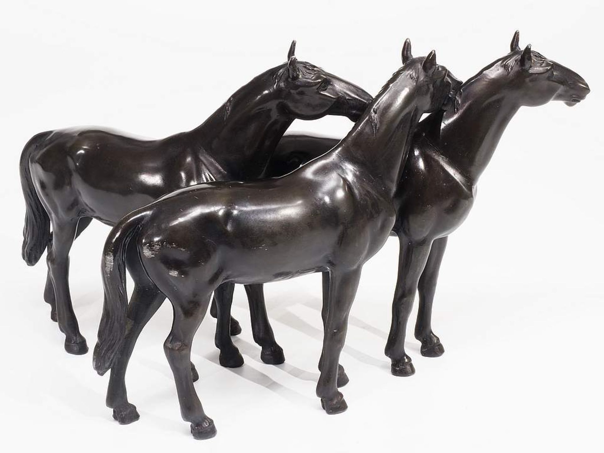 Dreier Pferdegruppe.Dreier Pferdegruppe. Um 1940/50, vermutlich Messing (nicht magnetisch),Dreier - Image 3 of 6