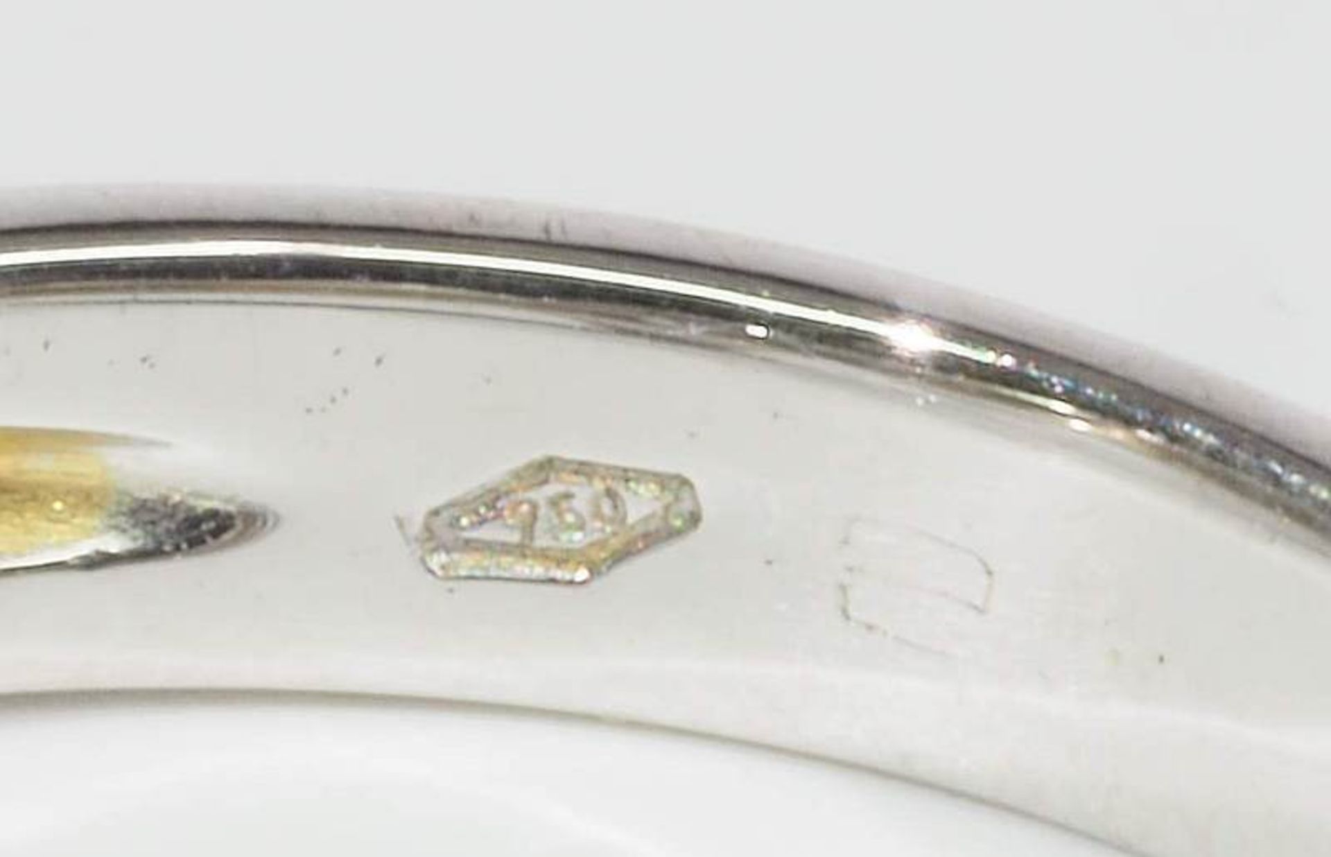 Damenring mit einem Brillanten.Damenring, 750er Weißgold, besetzt mit einem Brillanten von ca. 0, - Bild 5 aus 5