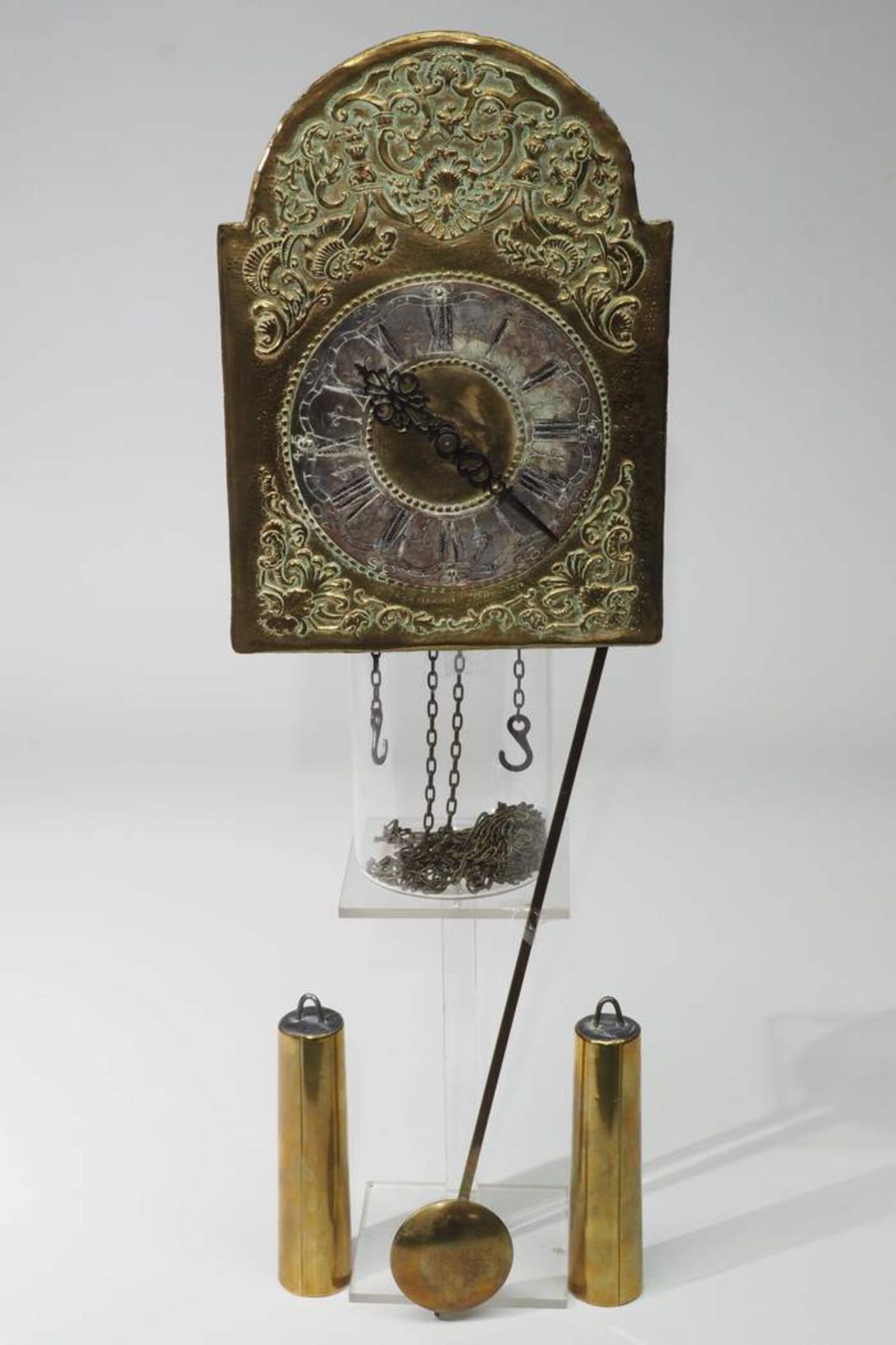 Wanduhr Comtoise. Wanduhr Comtoise. Holzkasten, Uhrwerk Hammerschlag auf Glocke, Zifferblatt in