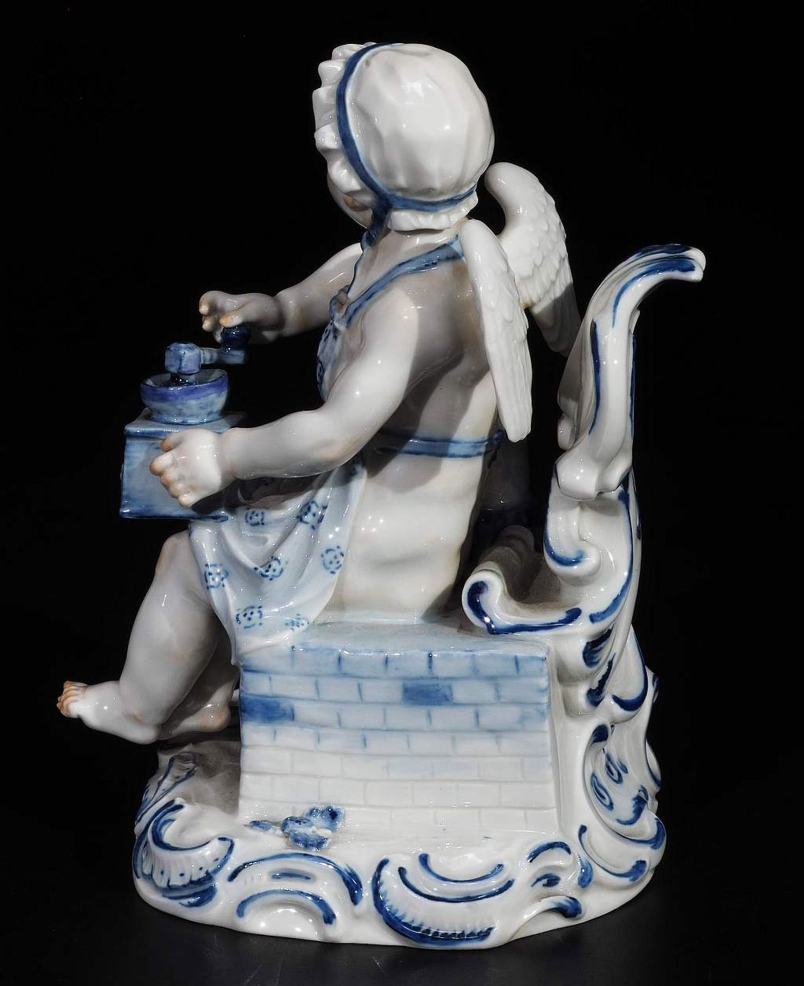 Amor mit Kaffeemühle. Amor mit Kaffeemühle. MEISSEN 1983, 1. Wahl. Modellnummer 73048. ModellAmor - Bild 5 aus 7