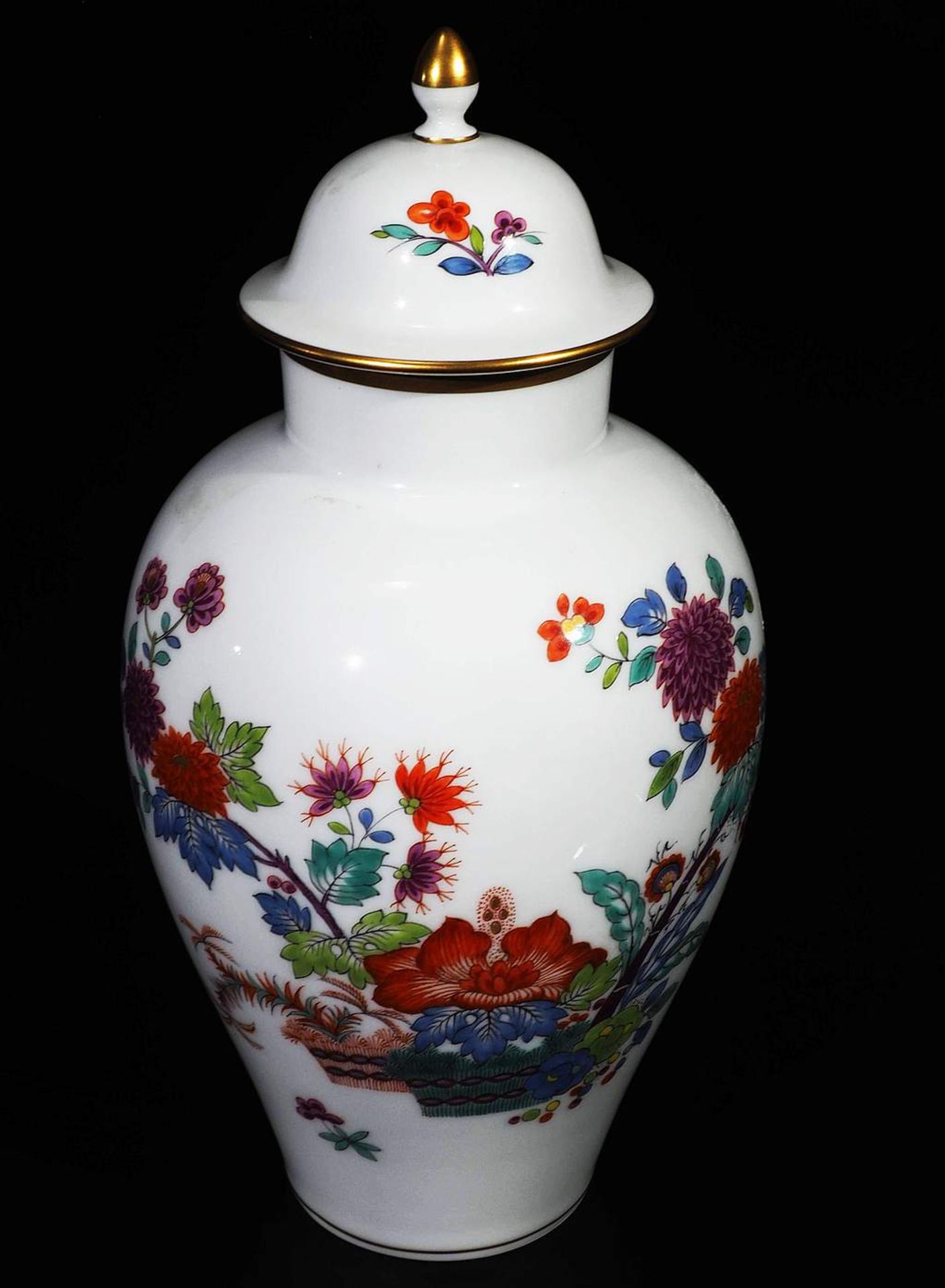 Deckelvase. MEISSEN 1972 - 1980, 1. Wahl. Deckelvase MEISSEN 1972 - 1980, 1. Wahl. Ovoide Form - Bild 2 aus 5