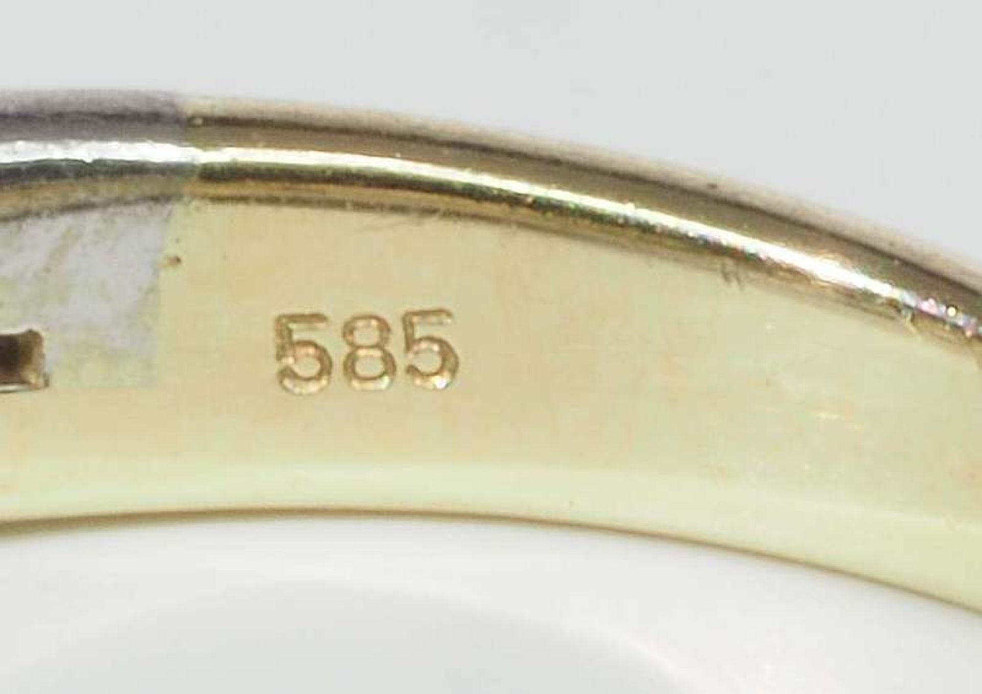 Damenring.Damenring, 585er Gelb-und Weißgold, besetzt mit einem Brillanten von ca,. 0,10 ct. H/si ( - Bild 5 aus 5