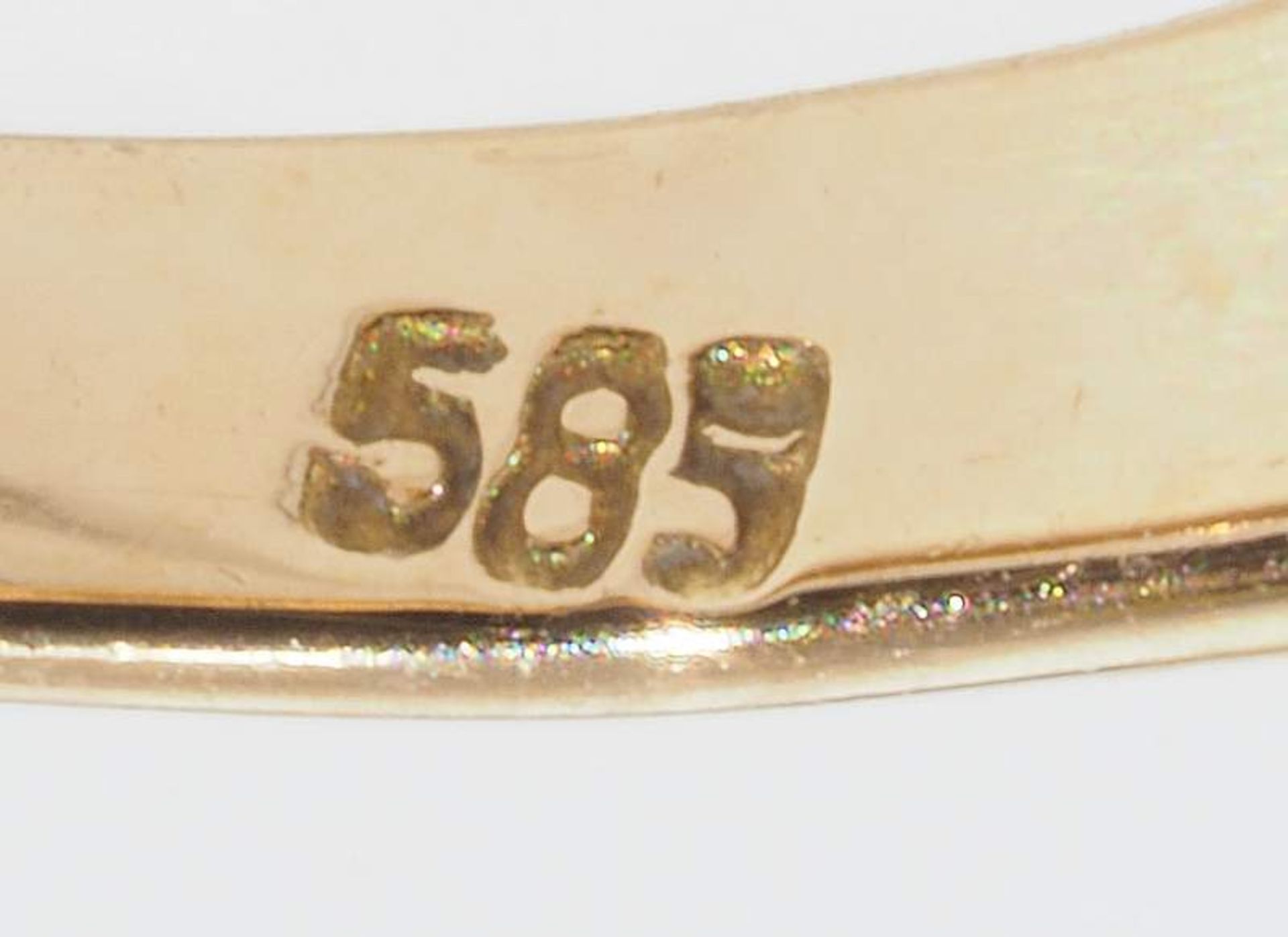 Ring mit grünem Turmalin und vier kleinen Brillanten. 585er Gelbgold, Brillanten von ca. 0,08 ct I- - Bild 5 aus 5