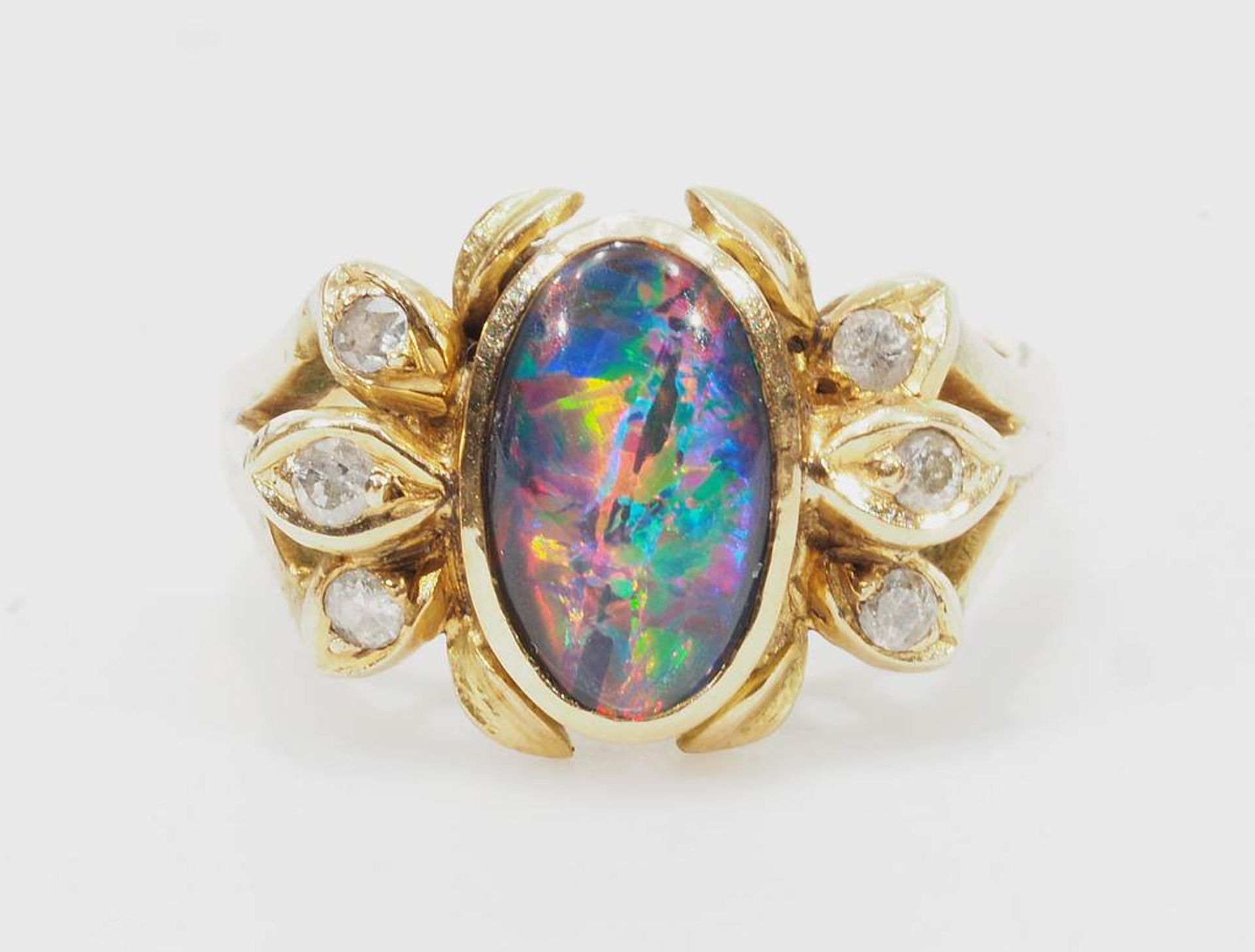 Ring mit Opal-Triplette mit Diamantbesatz. 585er Gelbgold, Diamanten ca. 0,06 ct. I-J/si., - Bild 3 aus 5