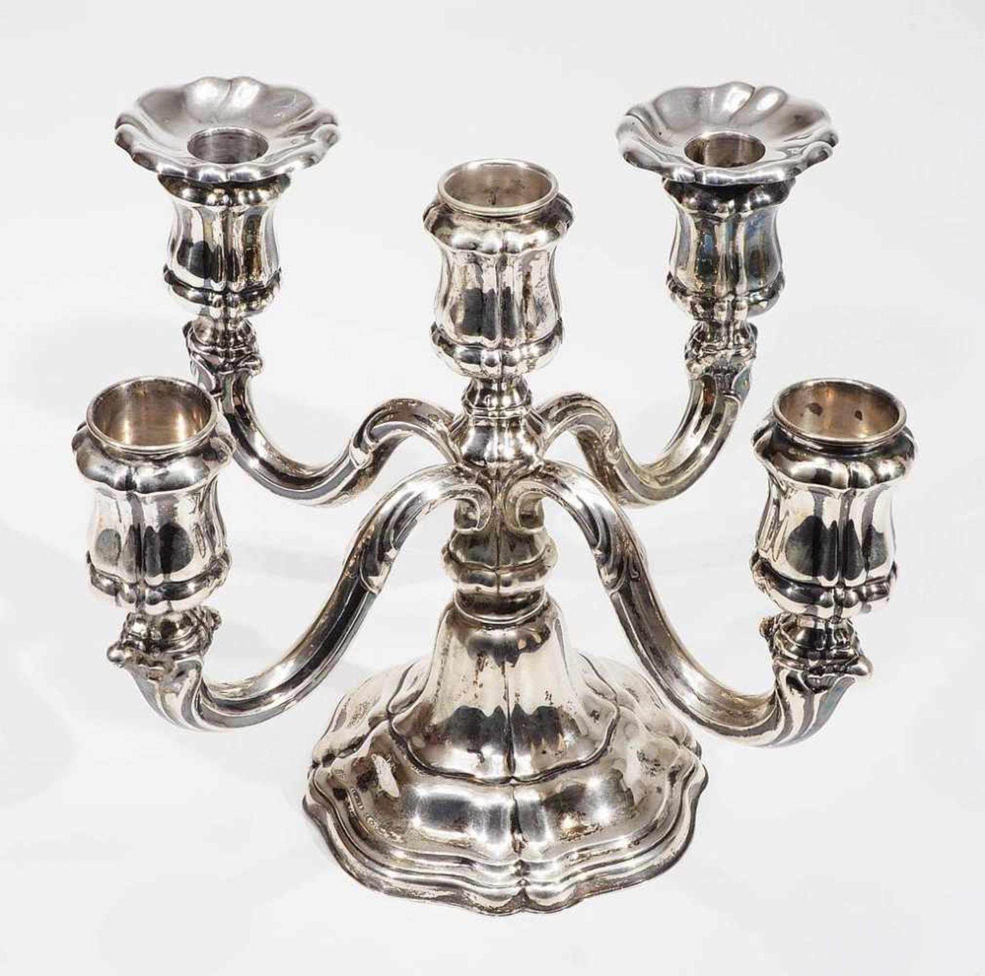 Kerzenleuchter, 5-flammig. 800er Silber. Über geschweiftem runden Stand gegliederte Balusterschaft - Bild 2 aus 5