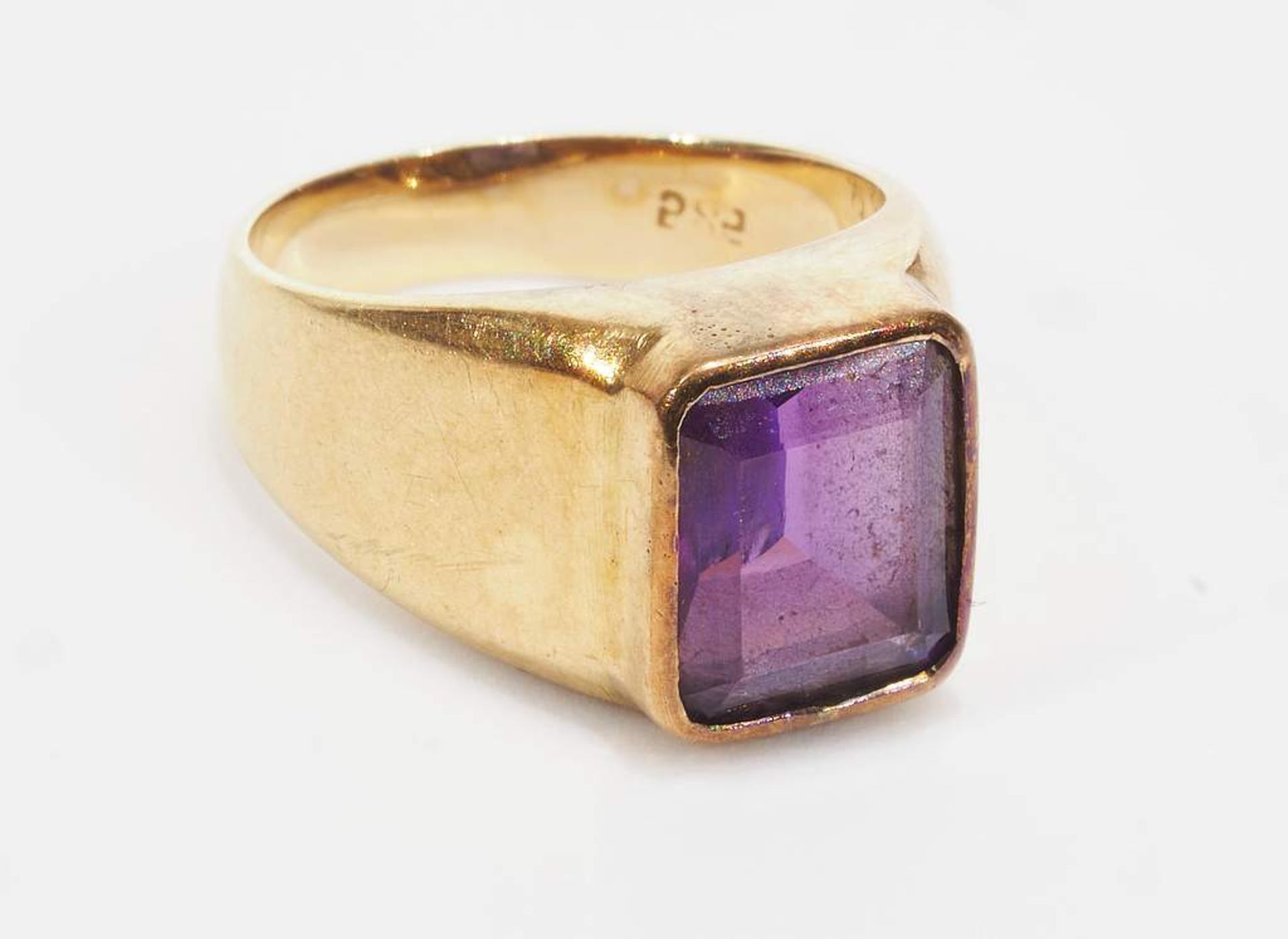 Ring mit Amethyst. 585er Gelbgold, Ringgröße 43, Gewicht ca. 4,3 Gramm - Bild 3 aus 6