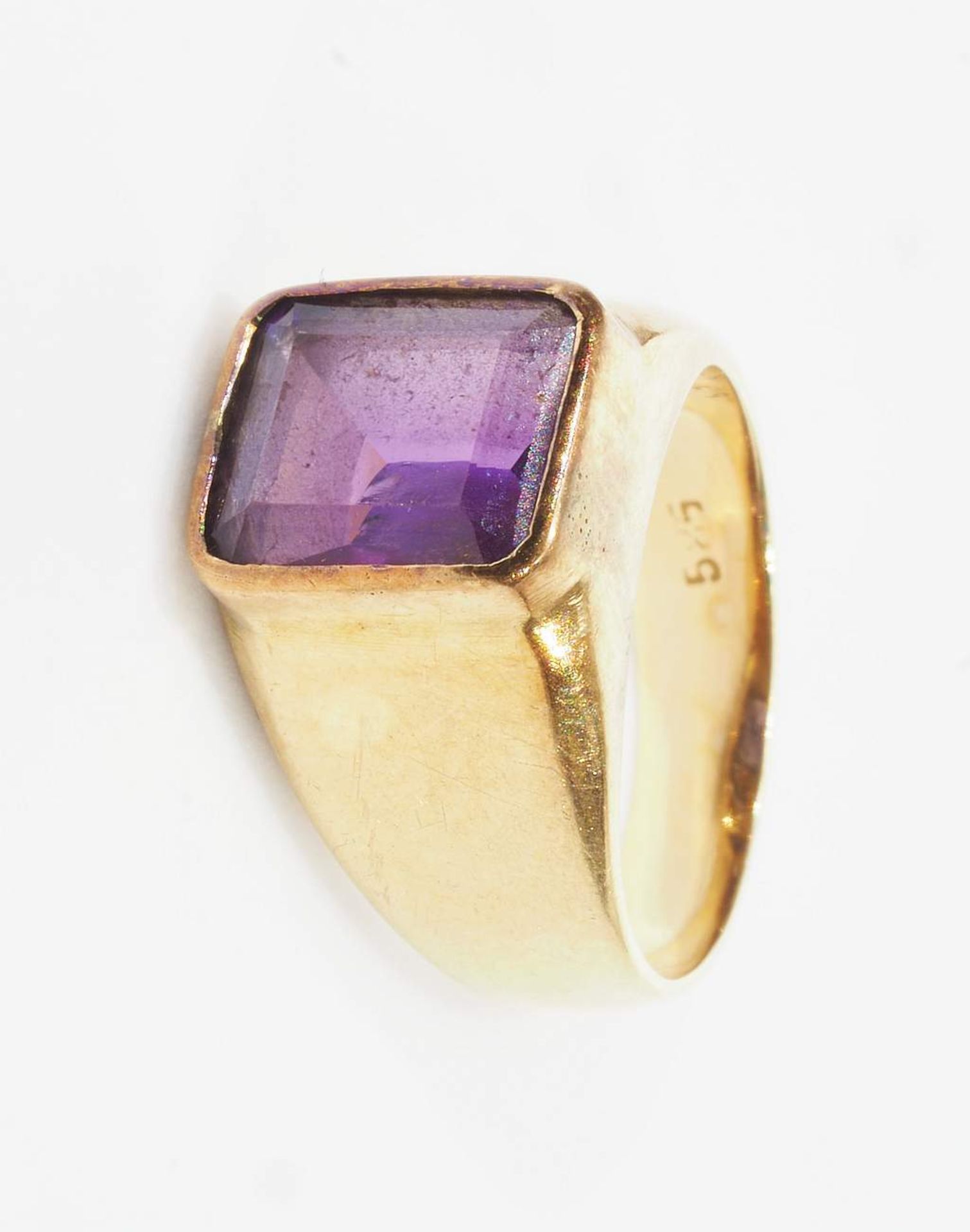 Ring mit Amethyst. 585er Gelbgold, Ringgröße 43, Gewicht ca. 4,3 Gramm - Bild 2 aus 6