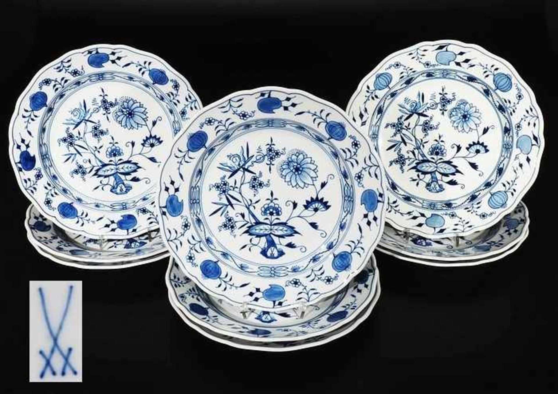 Speiseteller MEISSEN nach 1954, 1. Wahl. Kobaltblaue Unterglasurmalerei "Zwiebelmuster-Dekor". 9er