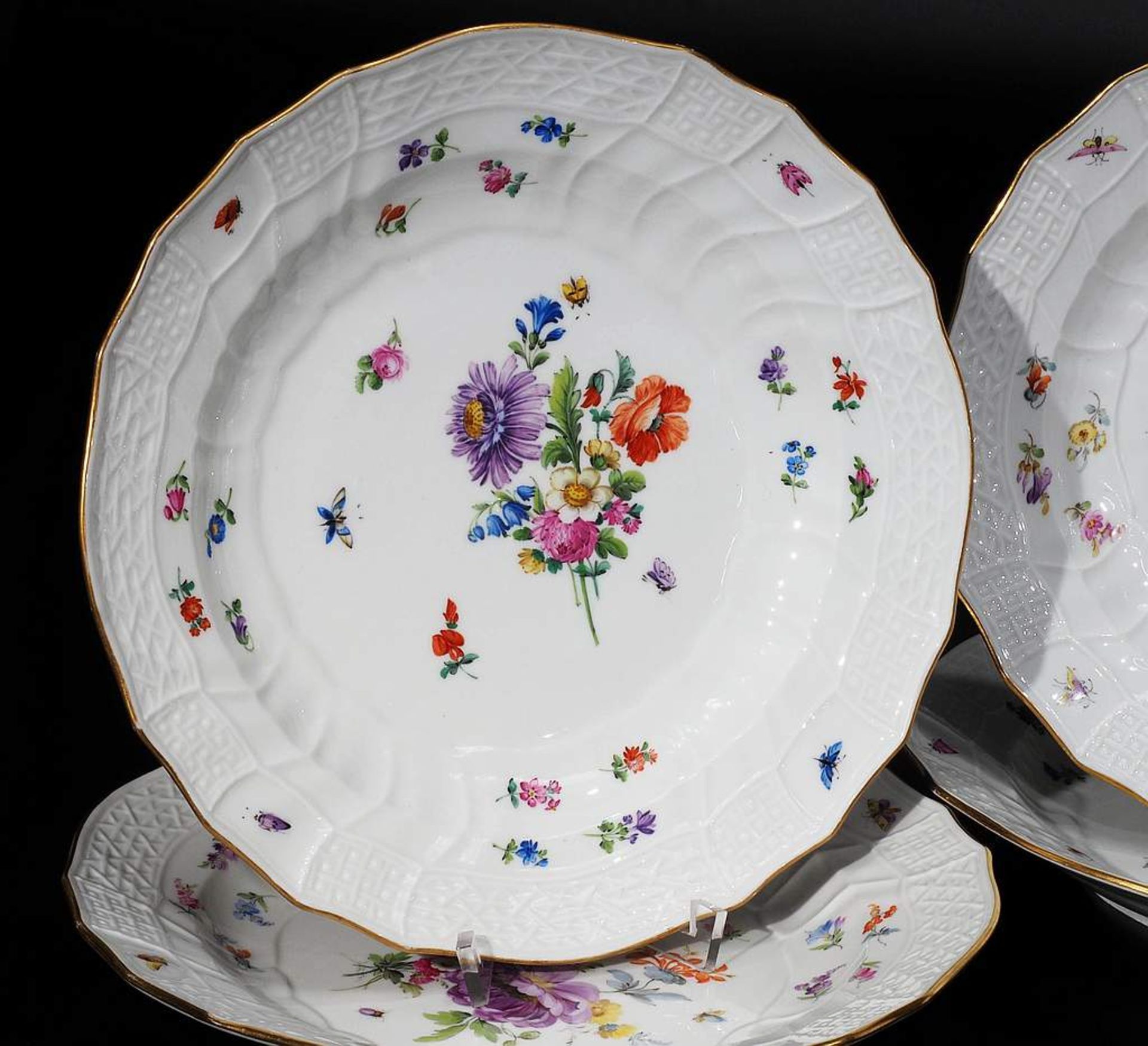 Speiseteller, 6er Satz. MEISSEN um 1860, 1. Wahl. Reliefzierat "Neubrandenstein". Farbige - Bild 4 aus 6