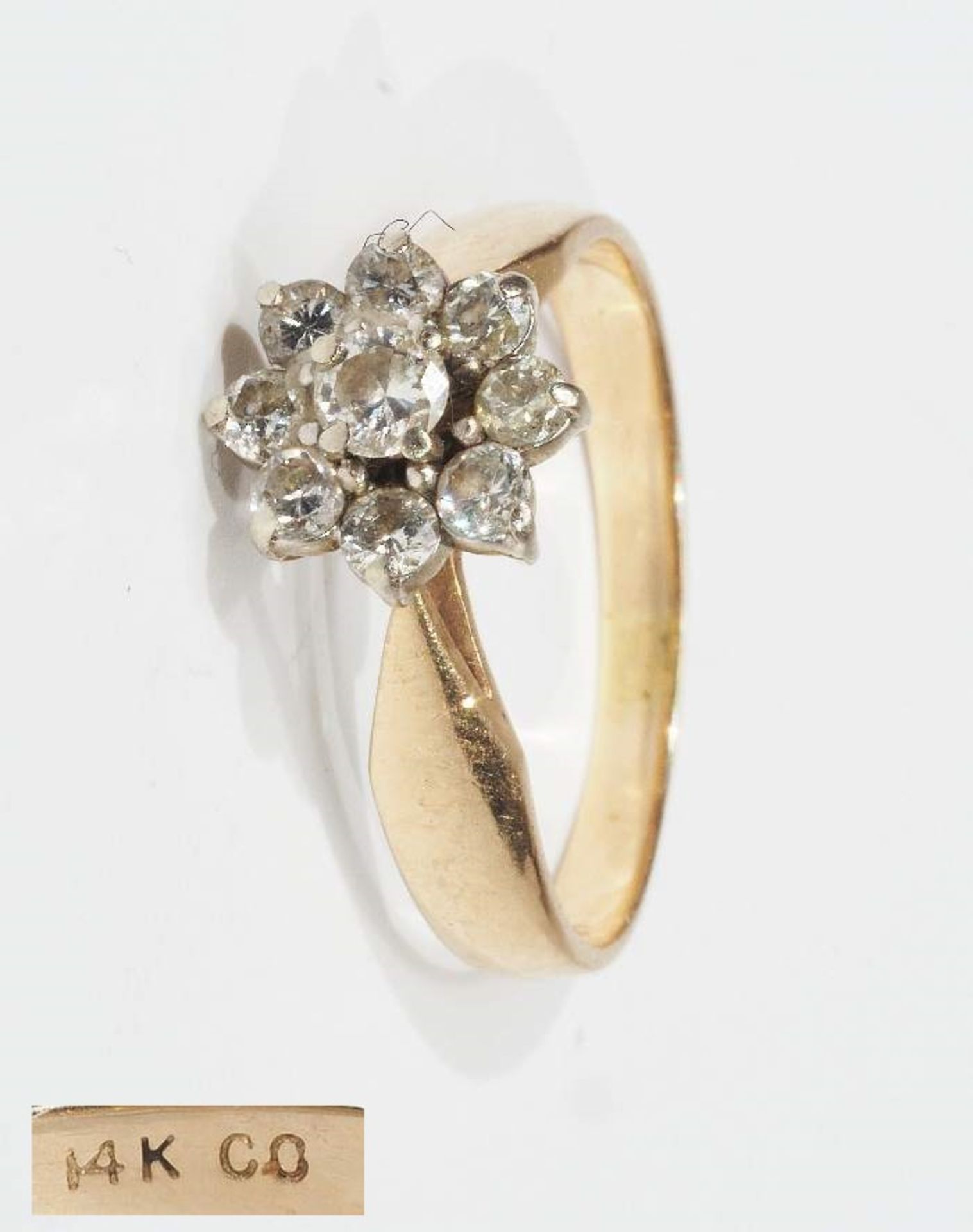 Ring mit Brillantrosette. 585er Gelbgold. Brillantbesatz von ca. 0,40 ct. J-K/i-p1, Ringgröße 55,