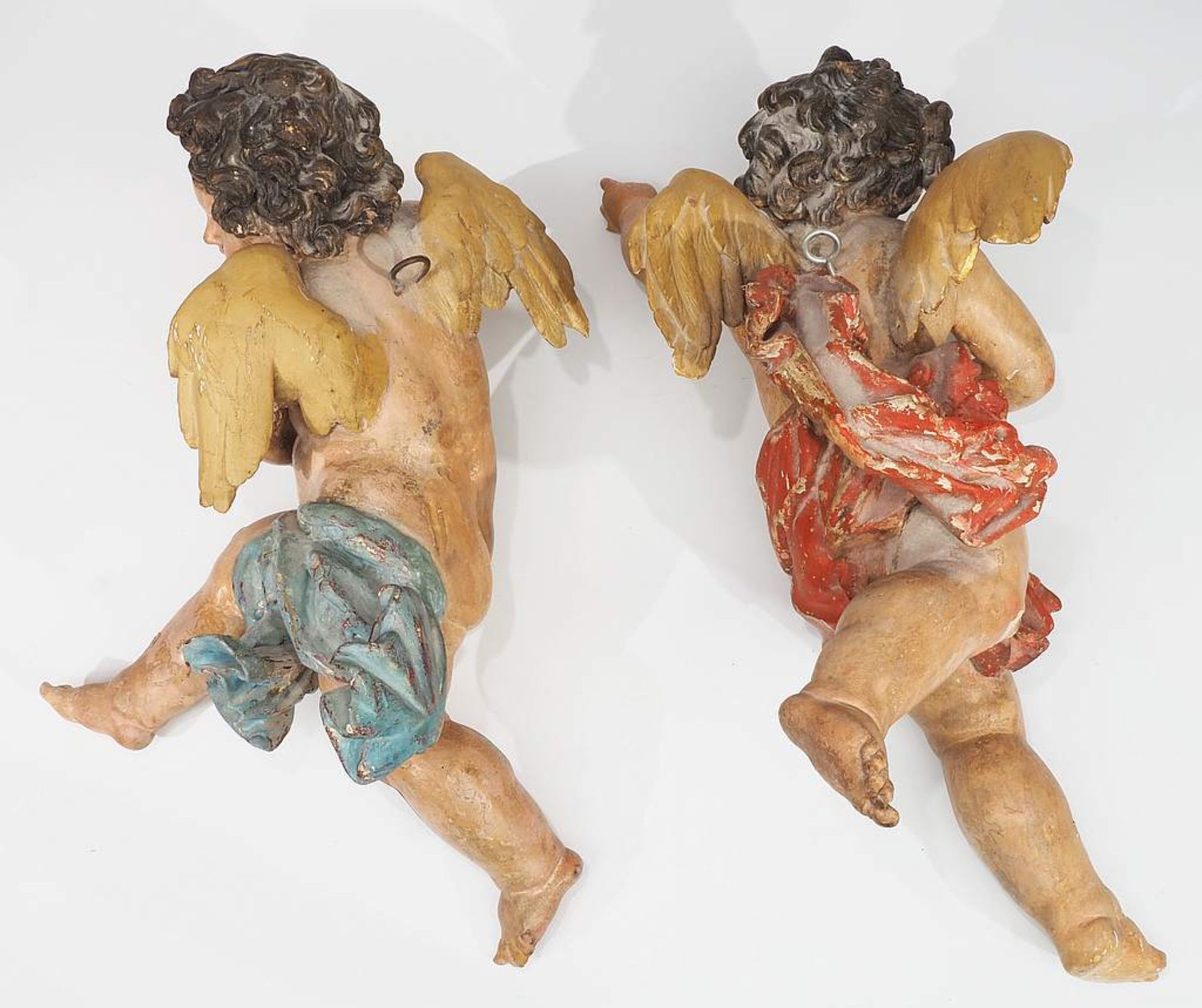 Paar barocke Schwebeengel, Neapel, um 1750/60. Holz geschnitzt, gefasst, zum Teil vergoldet. - Bild 4 aus 8