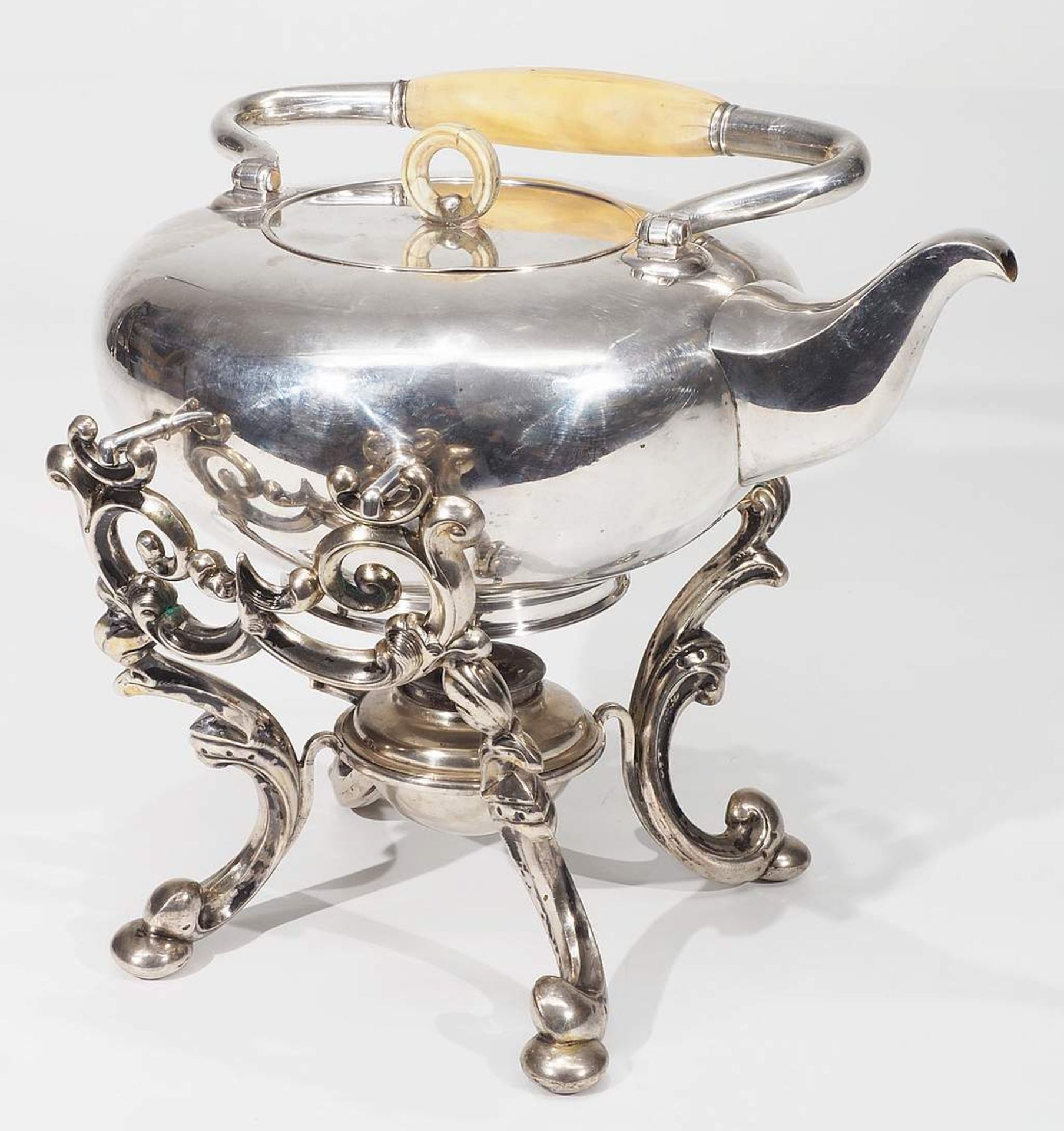 Teekessel auf Rechaud, 12 Lot Silber, um 1800 - etwa 1857, ( = 750er Silber ). Hofjuwelier Haller & - Bild 4 aus 7