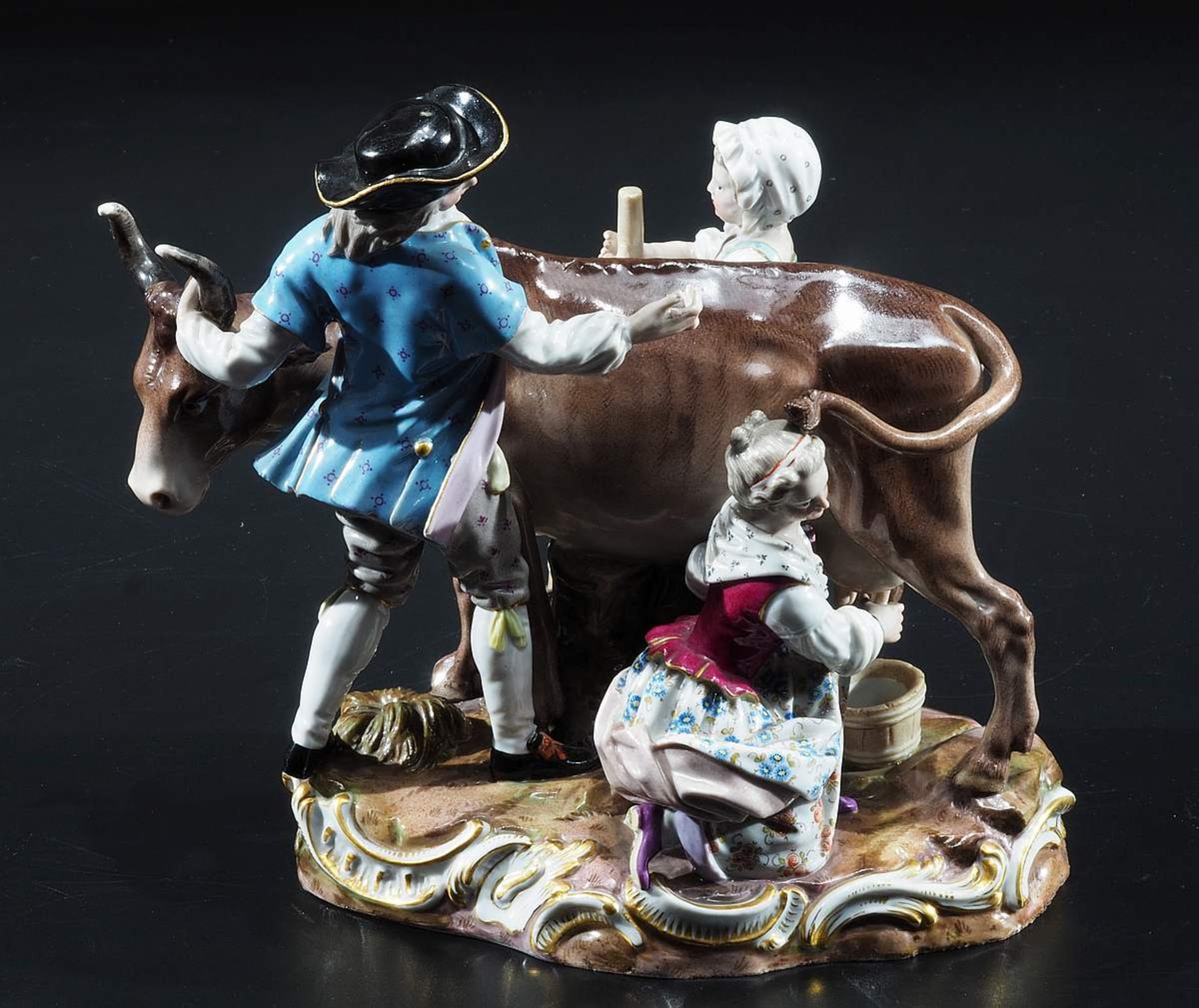 Seltene Kinderfigurengruppe MEISSEN um 1860, 1. Wahl. Modellnummer D 15. Dreier-Gruppe beim Melken - Bild 2 aus 8