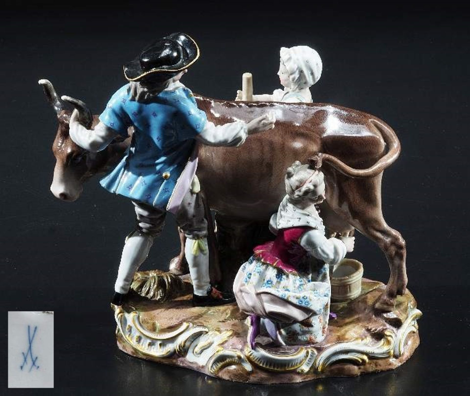 Seltene Kinderfigurengruppe MEISSEN um 1860, 1. Wahl. Modellnummer D 15. Dreier-Gruppe beim Melken