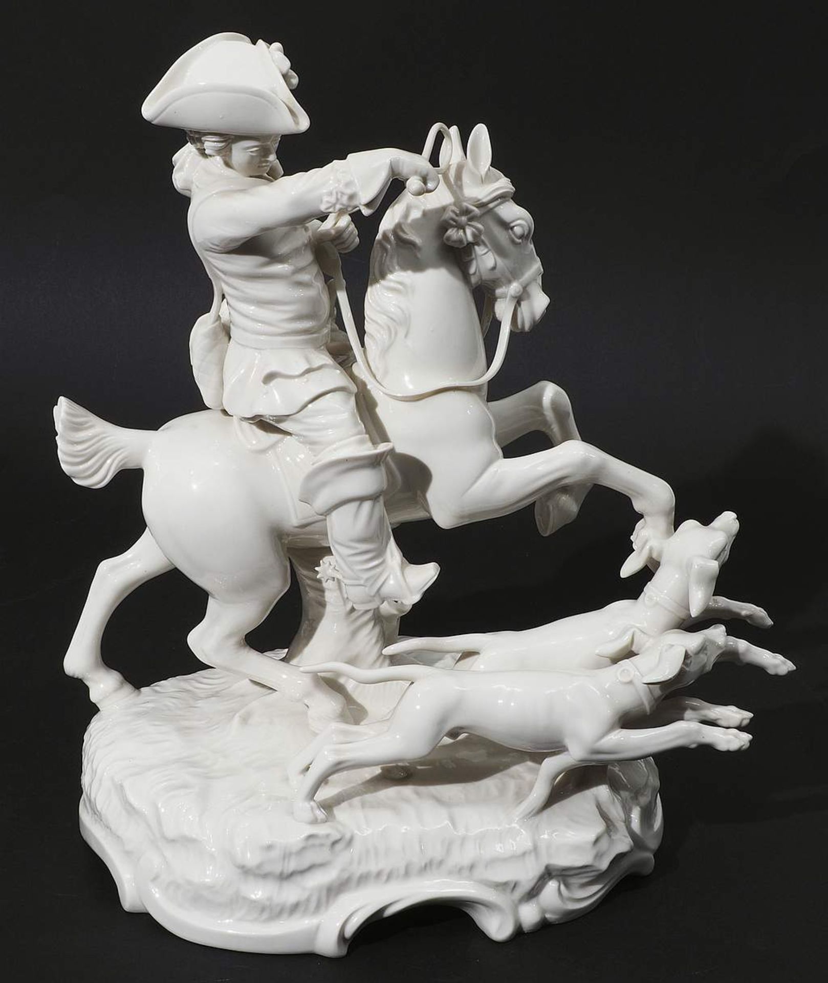 Figurengruppe "Parforce-Reiter mit zwei Jagdhunden". NYMPHENBURG, 20. Jahrhundert, nach einem Alt-< - Image 4 of 10