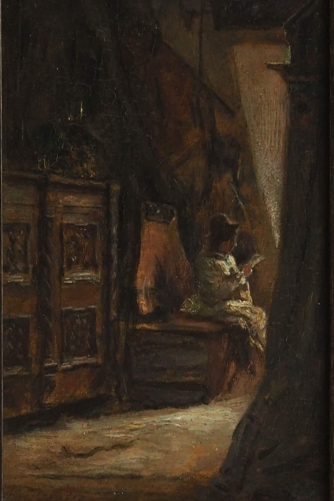 Maler des 19./20. Jahrhunderts. Blick in ein Stubeninterieur mit halbhohem Schrank, auf einer<b - Bild 2 aus 6