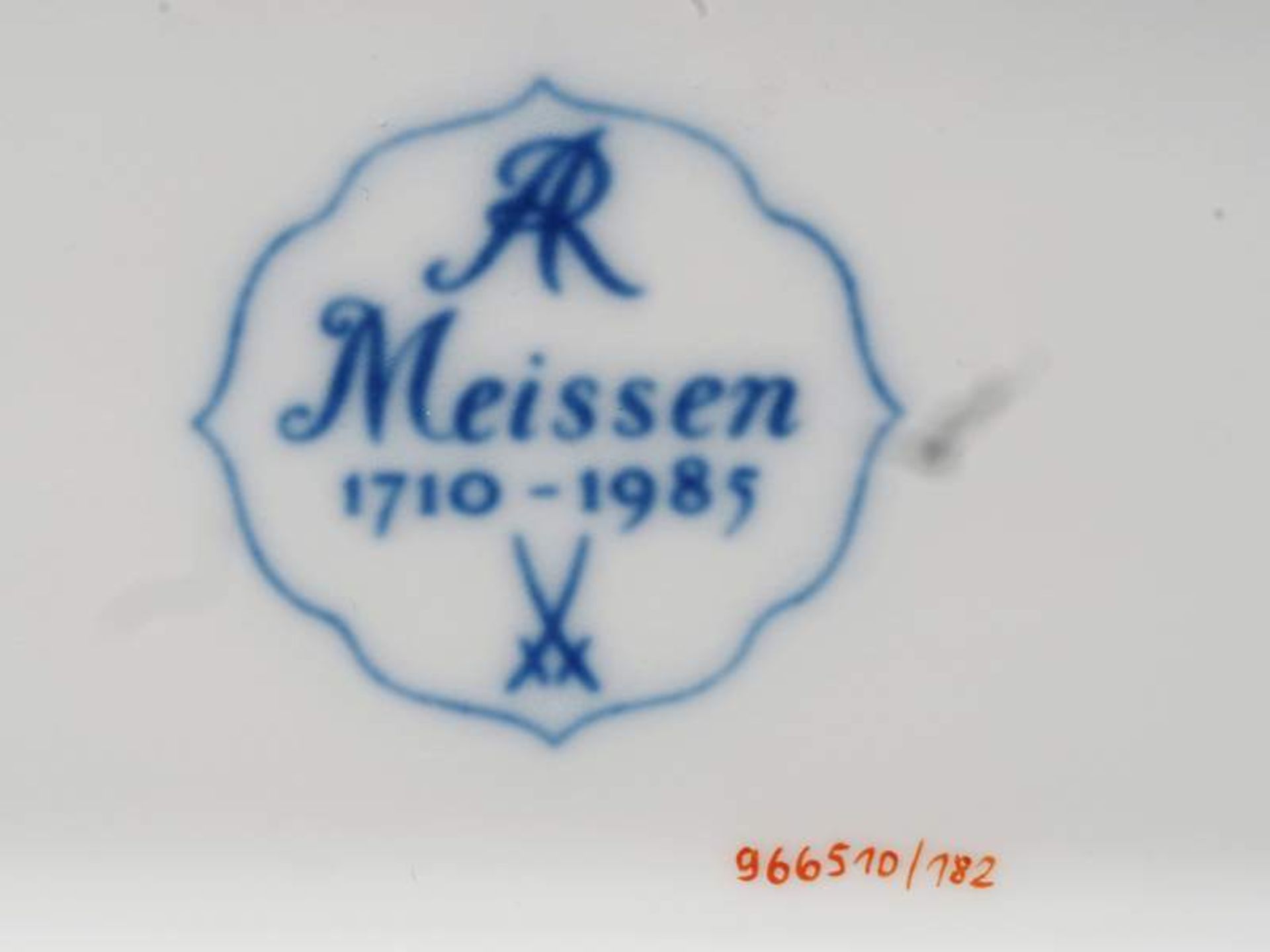 Teedose. MEISSEN Jubiläumsmarke 1710 - 1985, 1. Wahl. Anläßlich des 275. Jubiläums der Meissene - Image 6 of 6