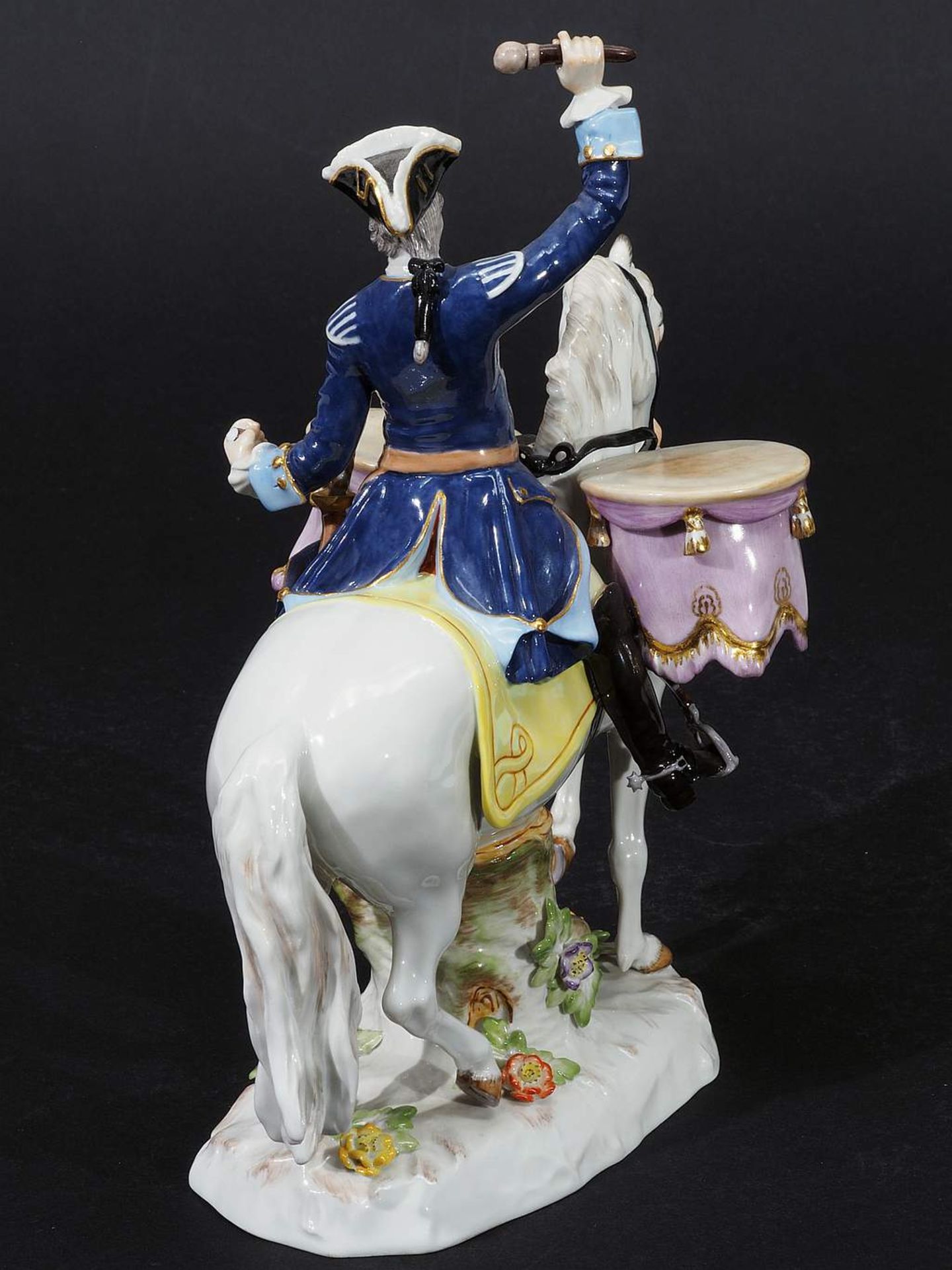 Figurengrupope "Paukenschläger zu Pferde". MEISSEN Jahreszeichen 1992, 1. Wahl. Modell von Johann< - Bild 5 aus 7