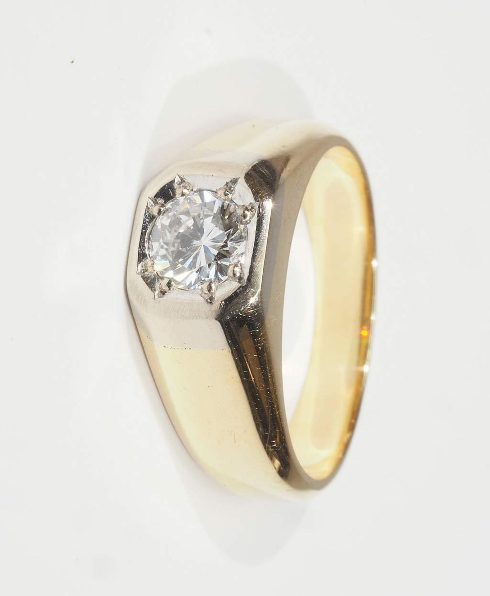 Bandring mit Brillant. 750er Gelbgold, besetzt mit einem Brillant von 0,47 ct. F/lupenrein, Top-<br - Image 2 of 6