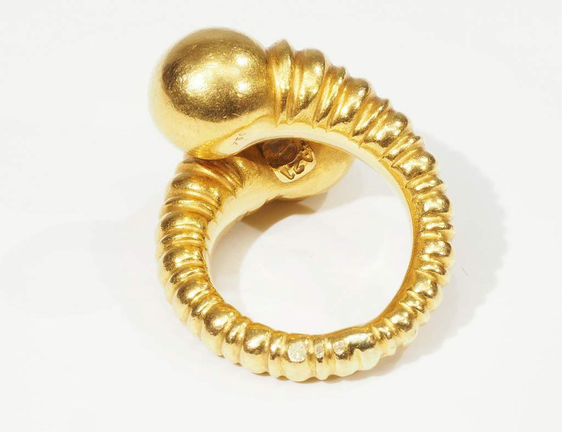 Ring mit zwei Kugeln. Designer Ilias Lalaounis. 750 Gelbgold gepunzt, Ringgröße 48, Gewicht ca. 1 - Image 6 of 7