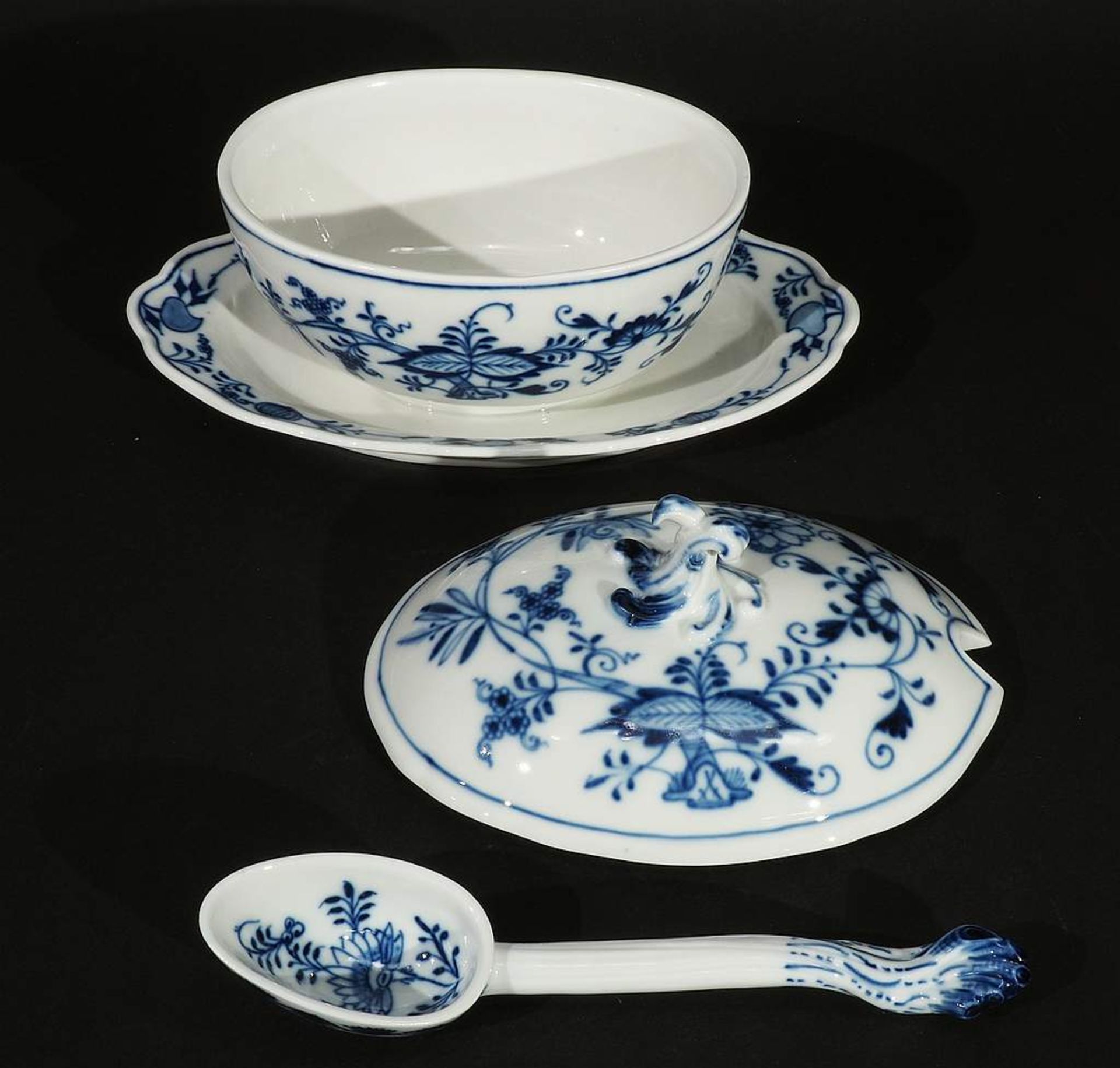 Blau-Dekor Terrine. MEISSEN 1957 - 1972, 1. Wahl. Kobaltblaue Unterglasurmalerei "Zwiebelmuster-<br - Image 3 of 7